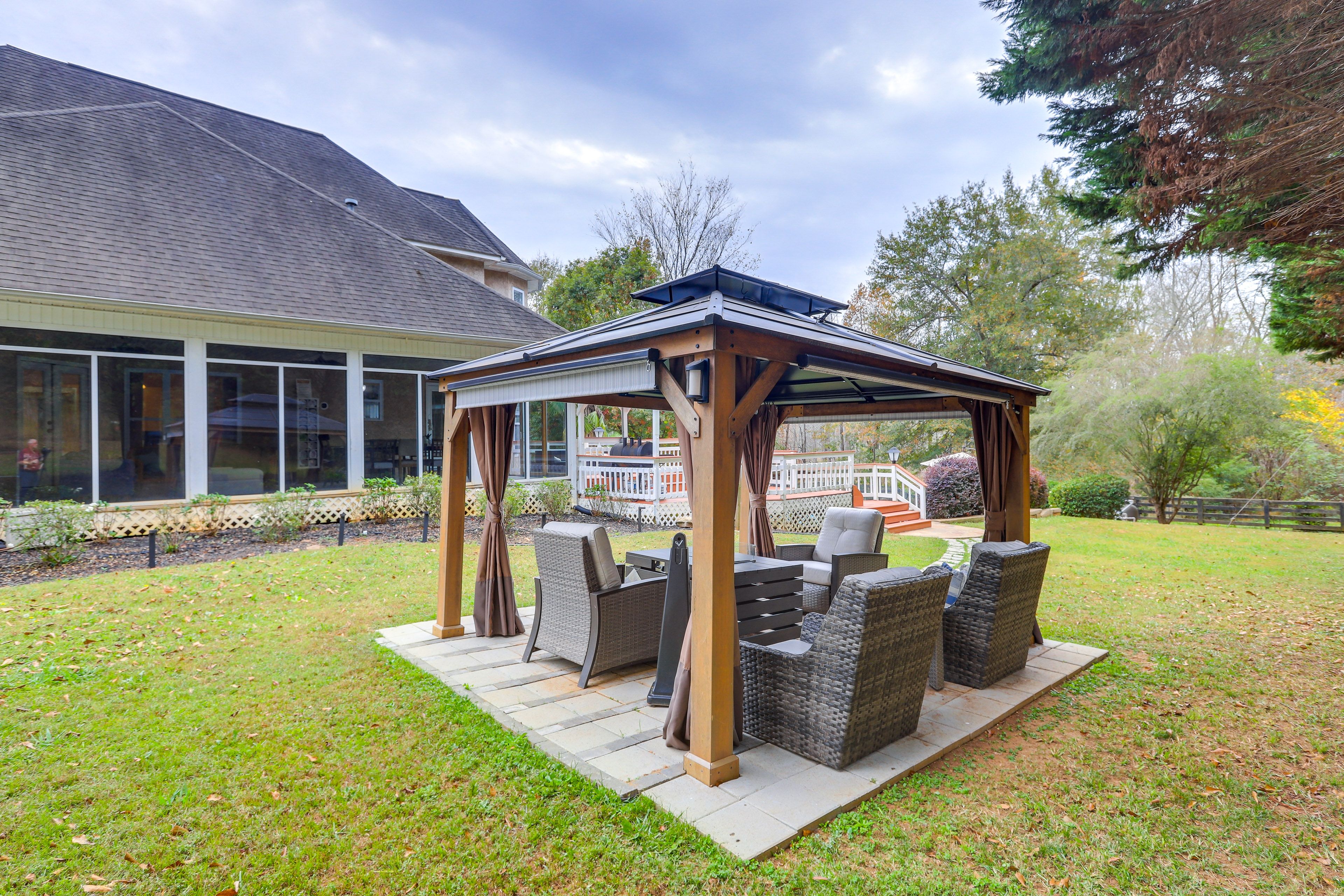 Gazebo | Gas Fire Pit