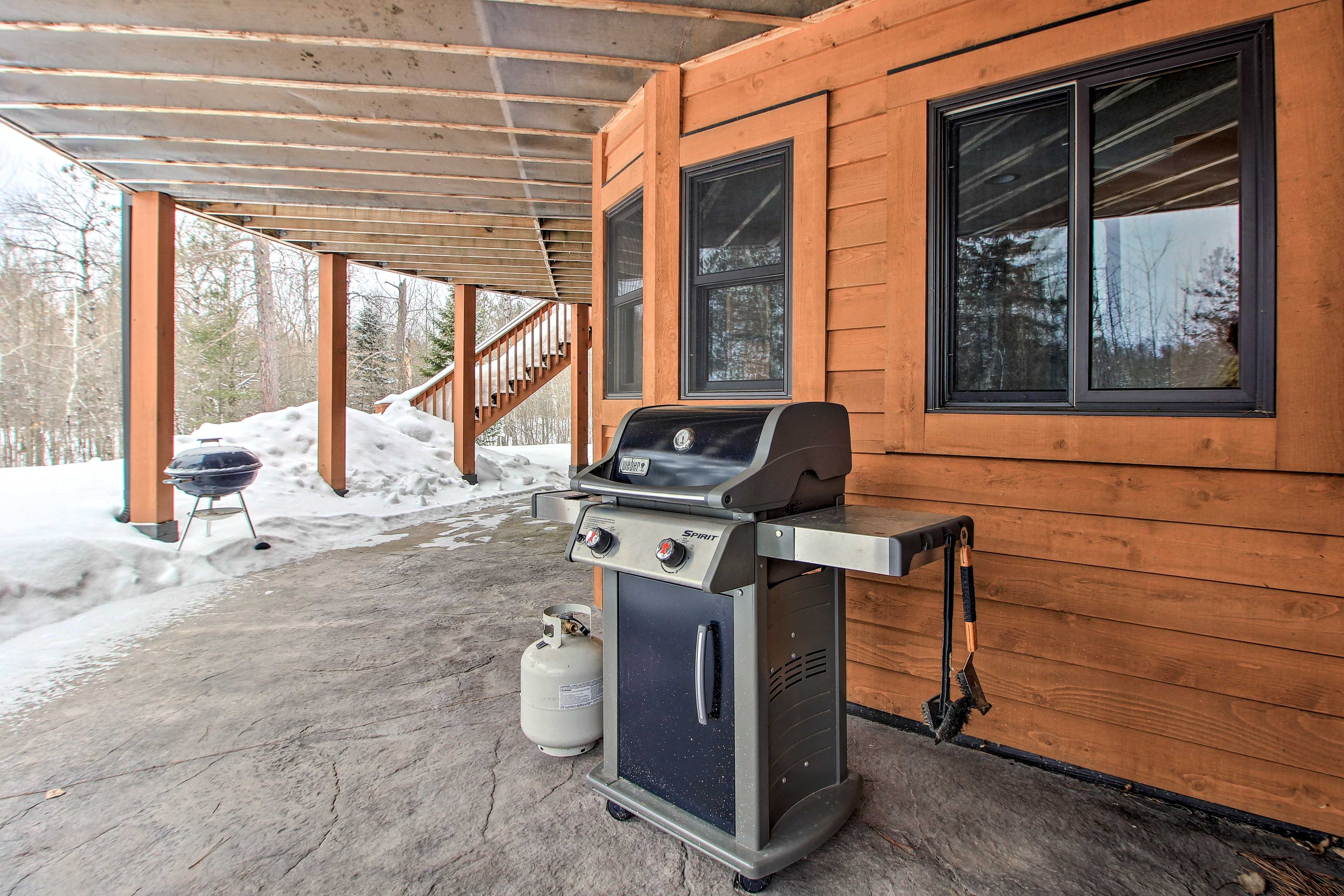 Covered Patio | Gas & Charcoal Grills