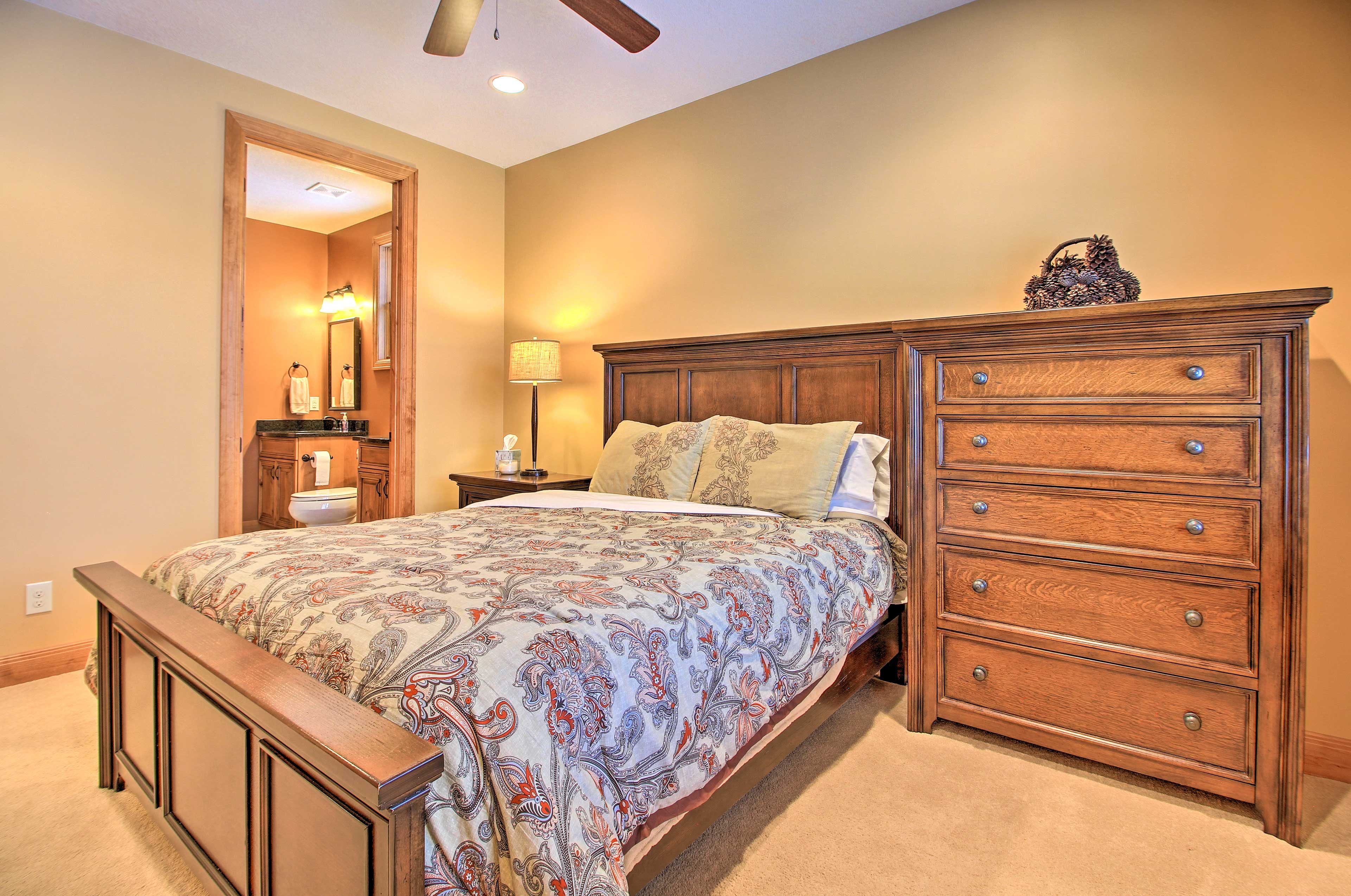 Bedroom 2 | Queen Bed | En-Suite Bathroom