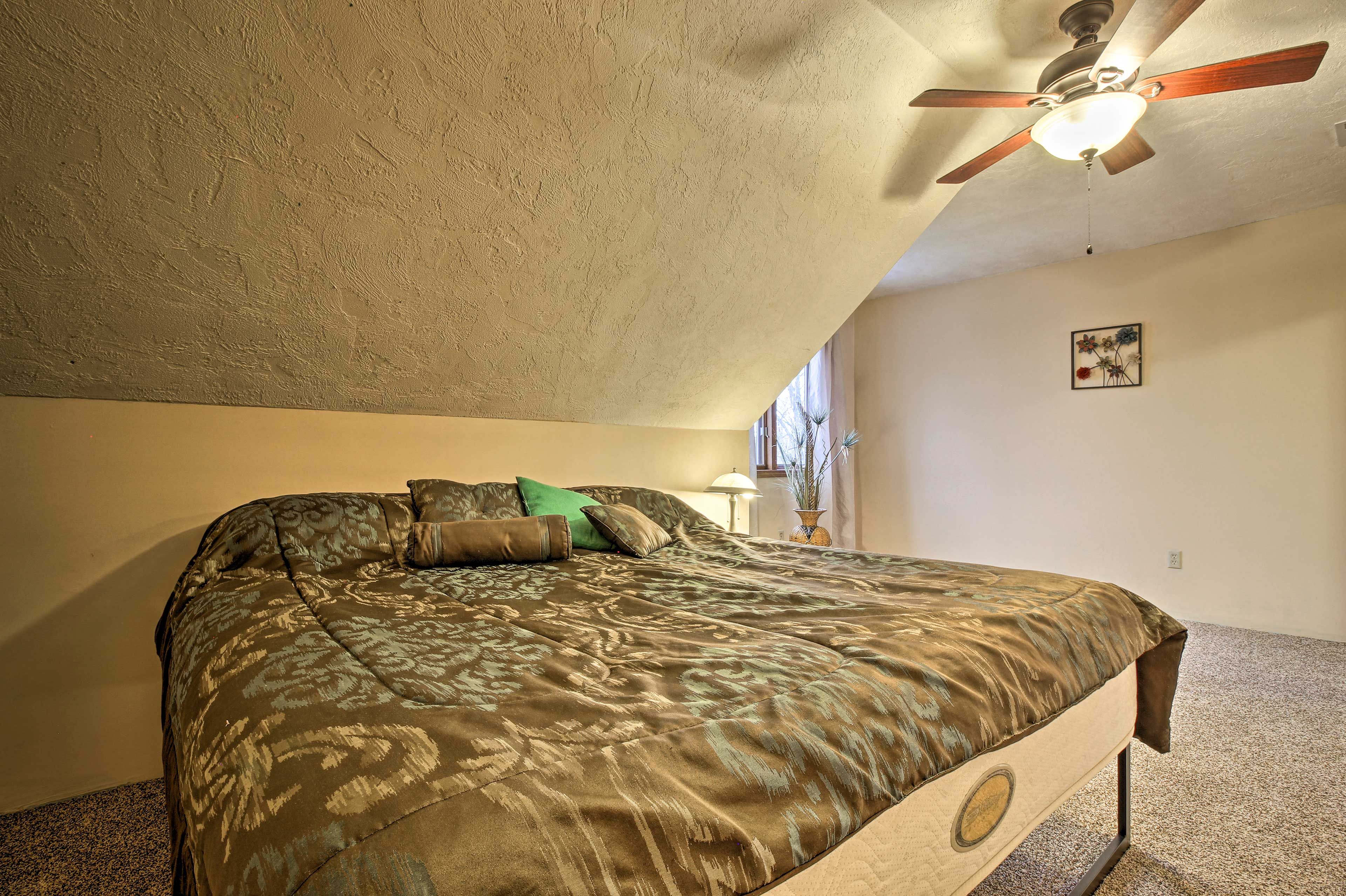 Bedroom 2 | King Bed