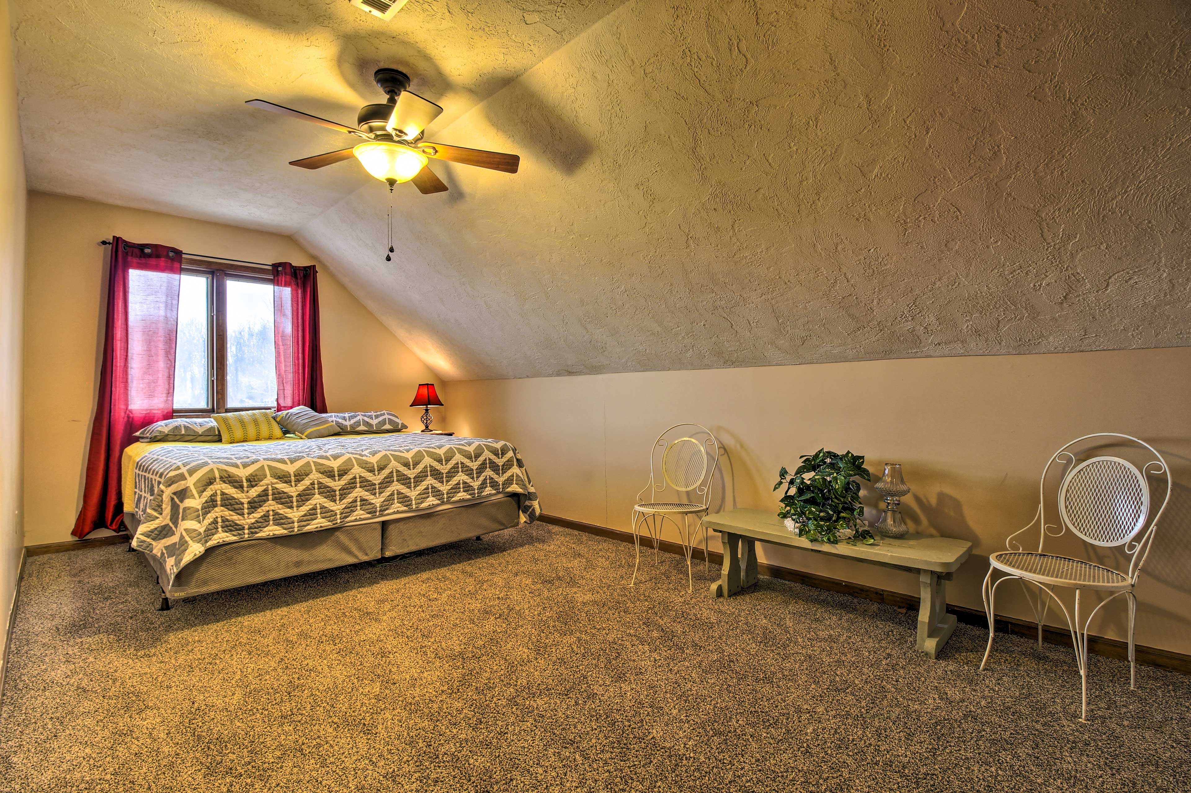 Bedroom 3 | King Bed