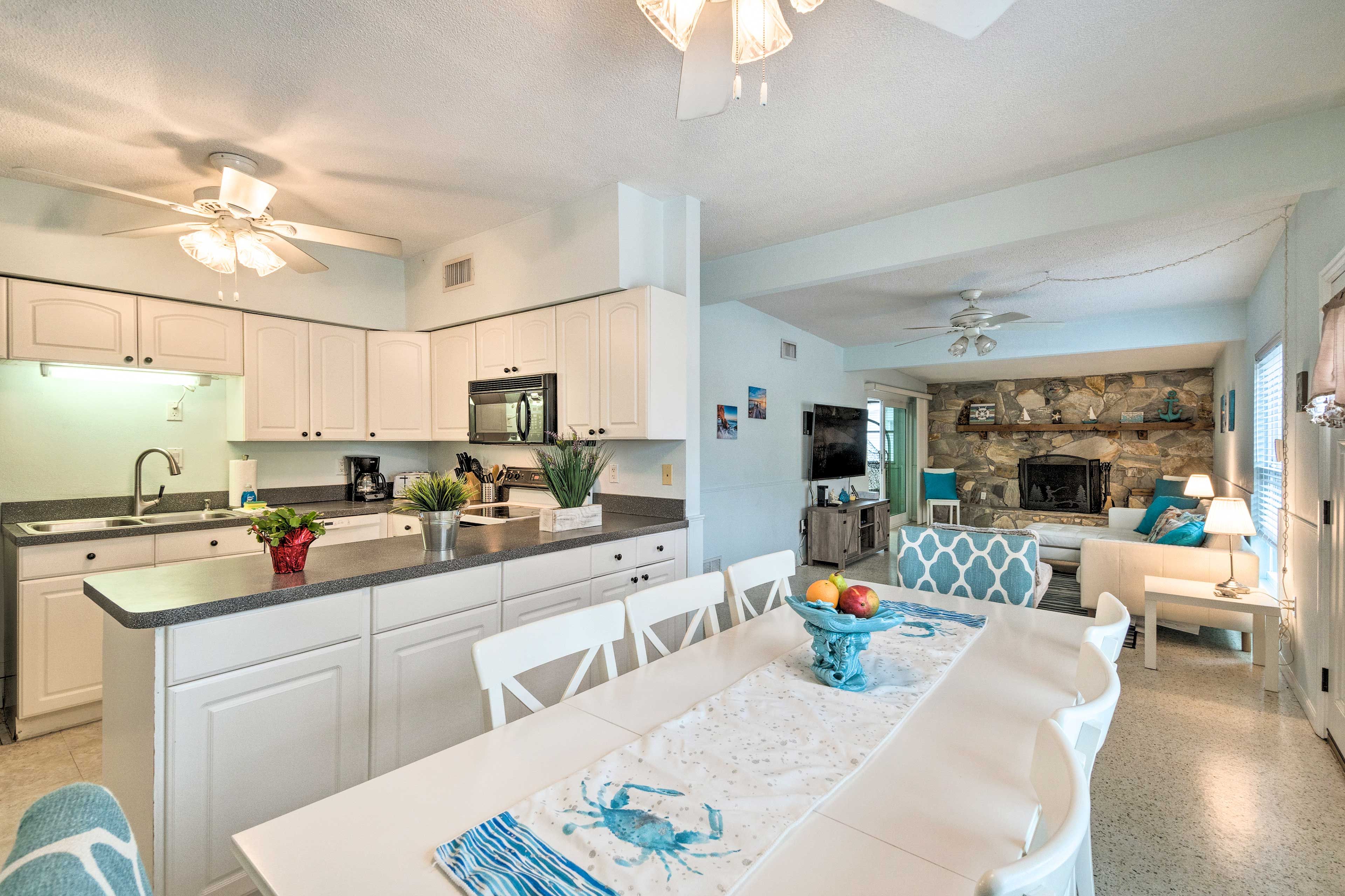 Dining Area | Dishware & Flatware