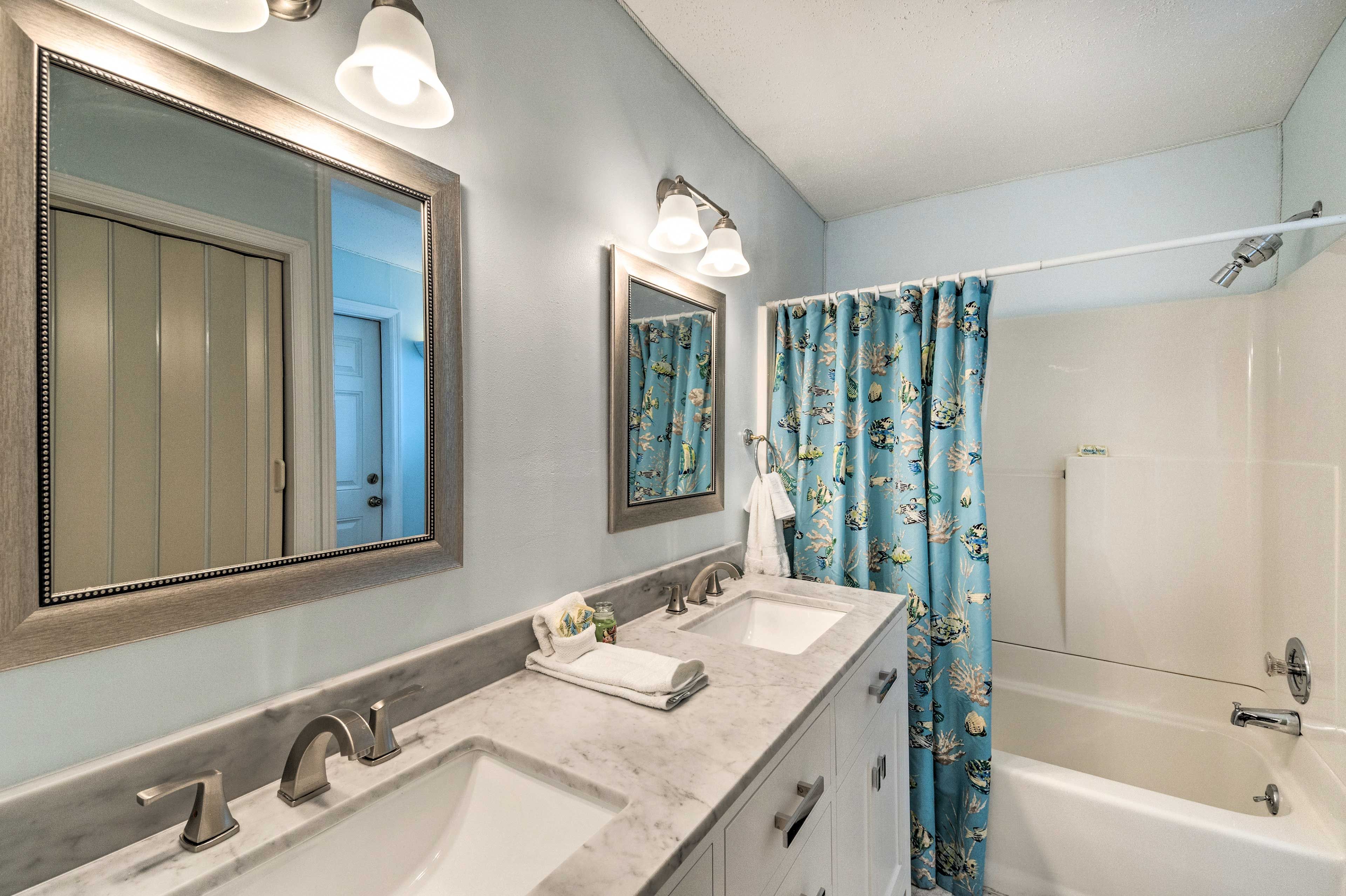 Full Bathroom | Linens & Towels