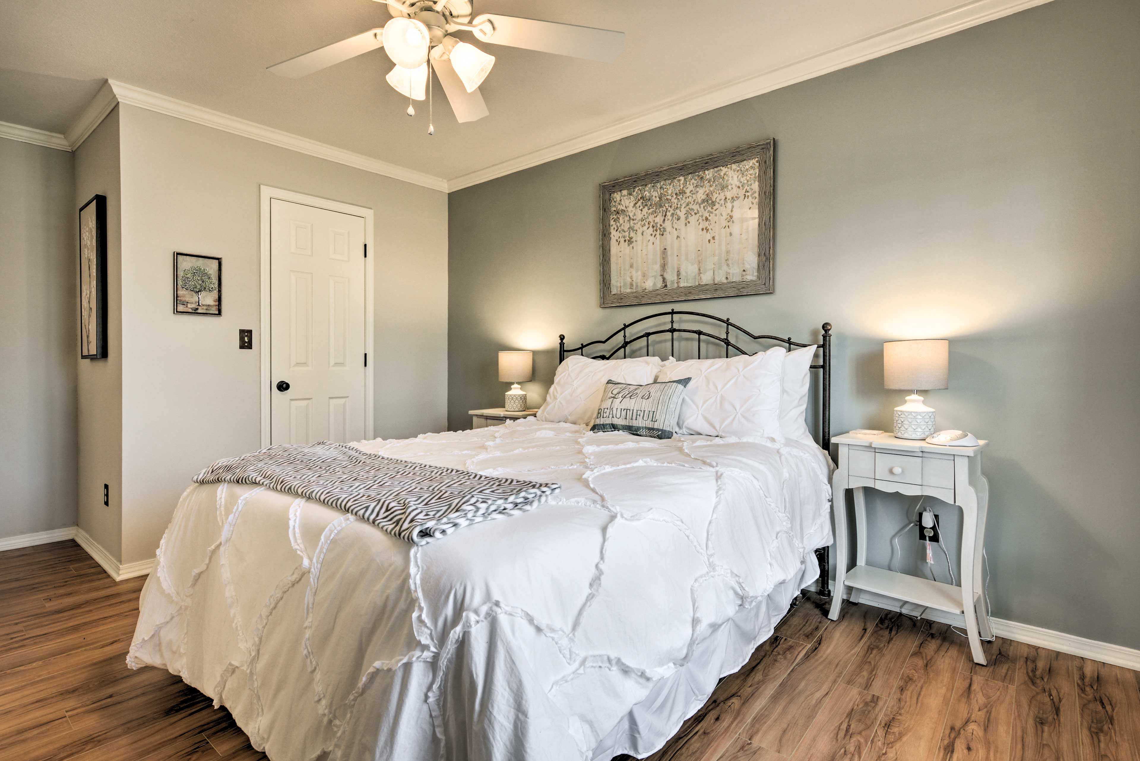 Bedroom 2 | Queen Bed