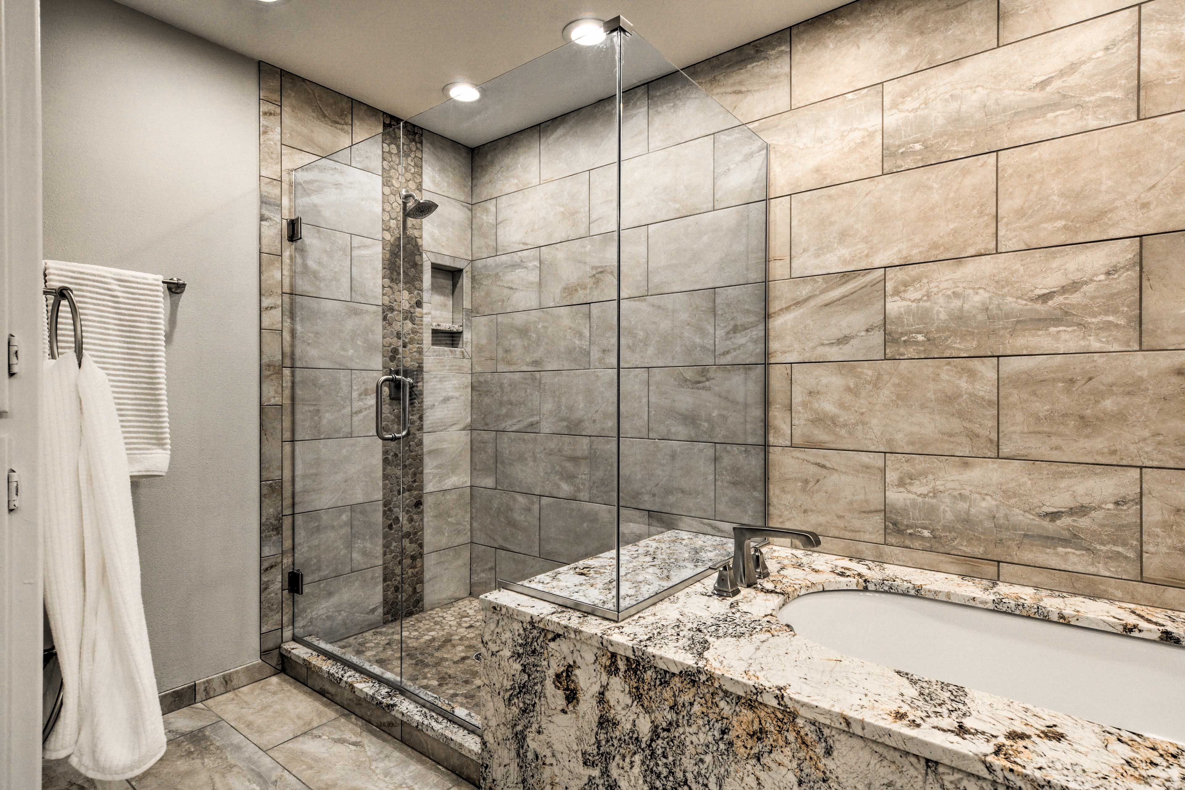 Full Bathroom | Linens & Towels