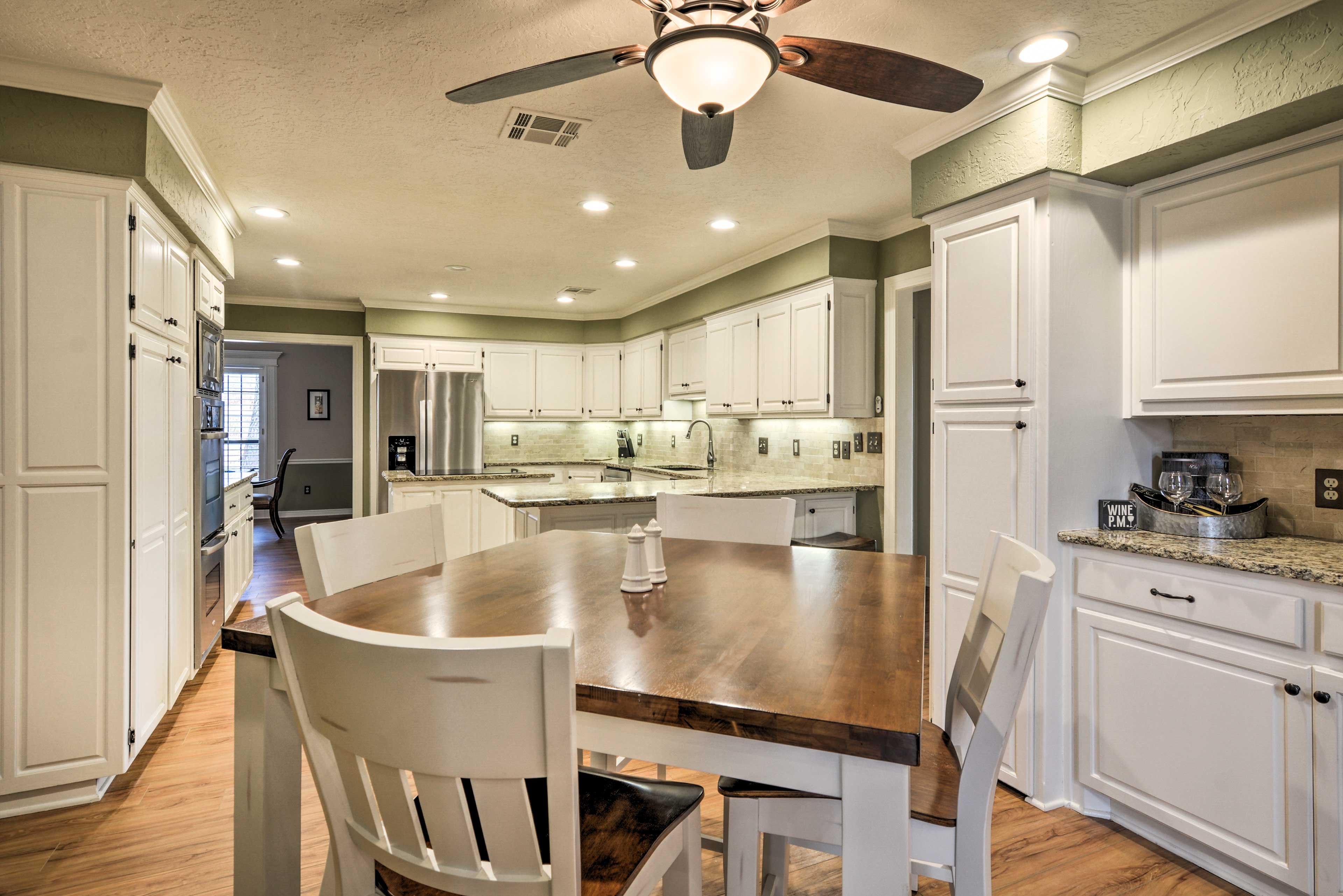 Dining Area | Dishware & Flatware