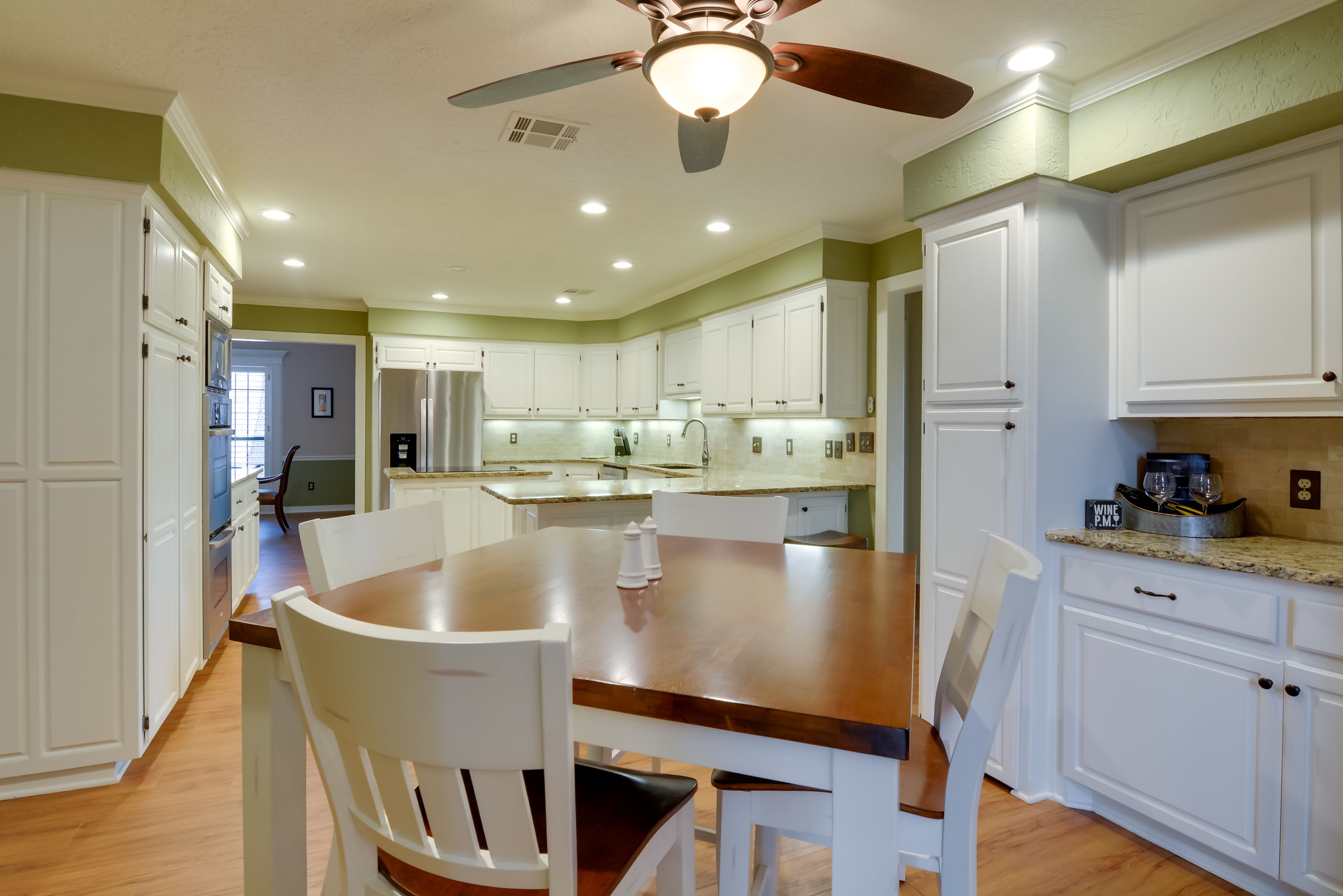 Dining Area | Dishware & Flatware