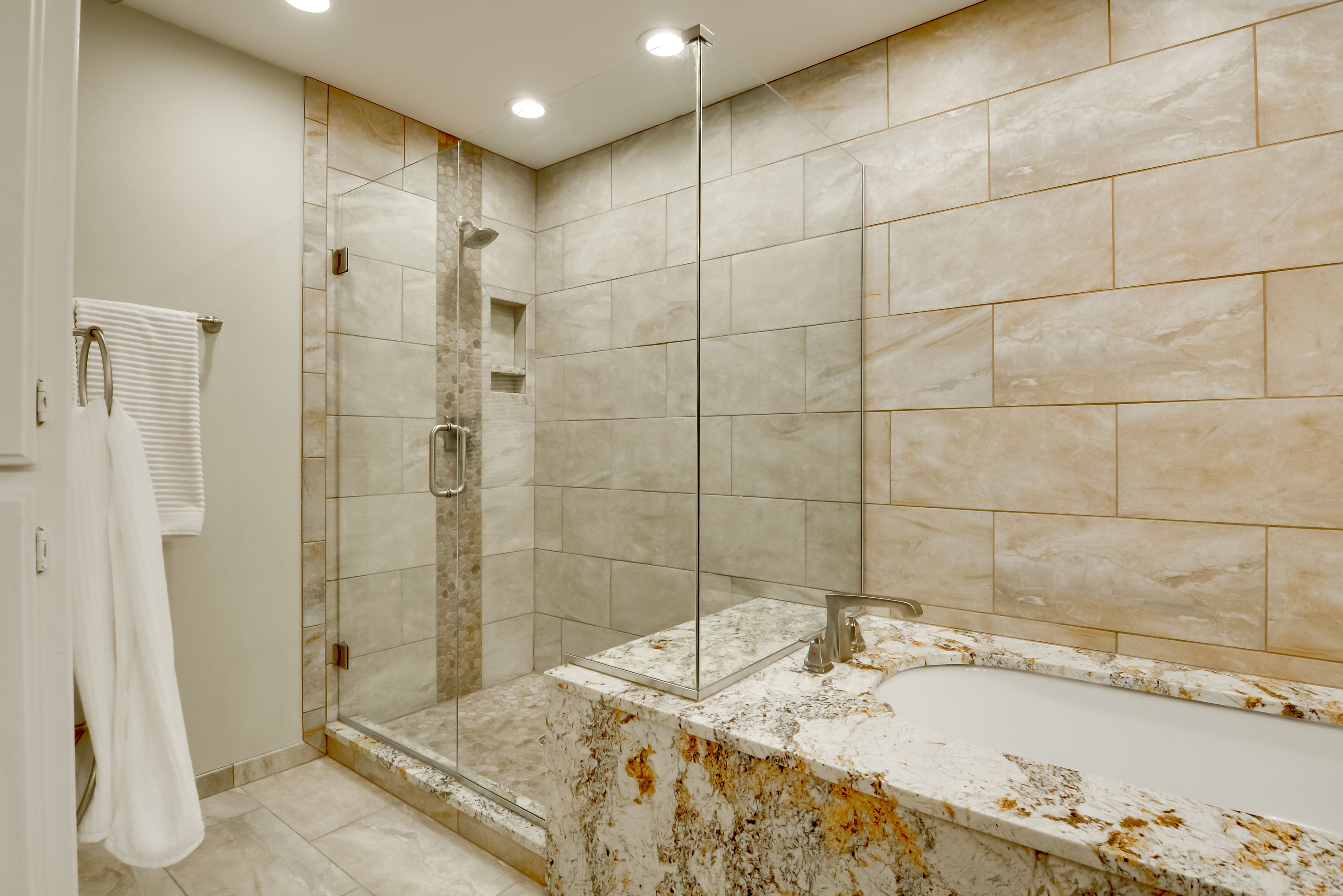 Full Bathroom | Linens & Towels