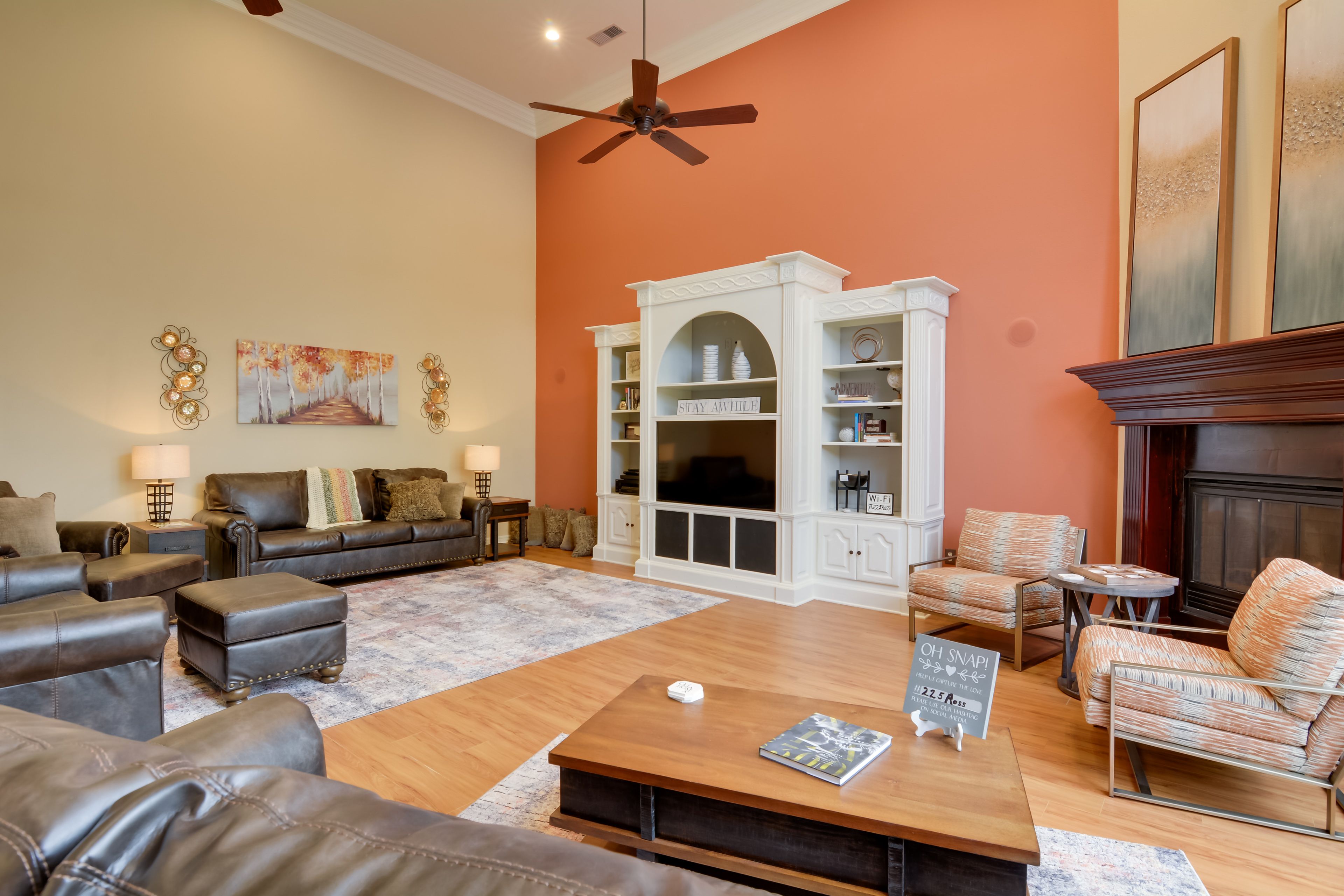 Living Room | Central A/C & Heating | Smart TV | Free WiFi