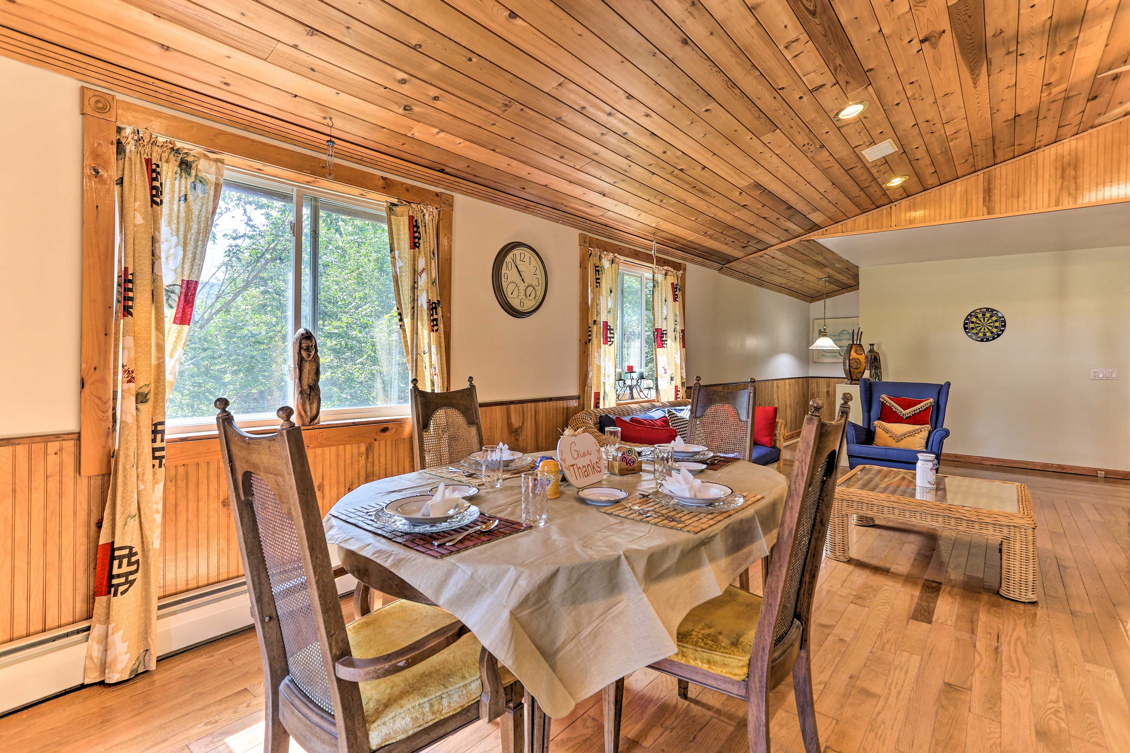 Dining Area | Dishware & Flatware