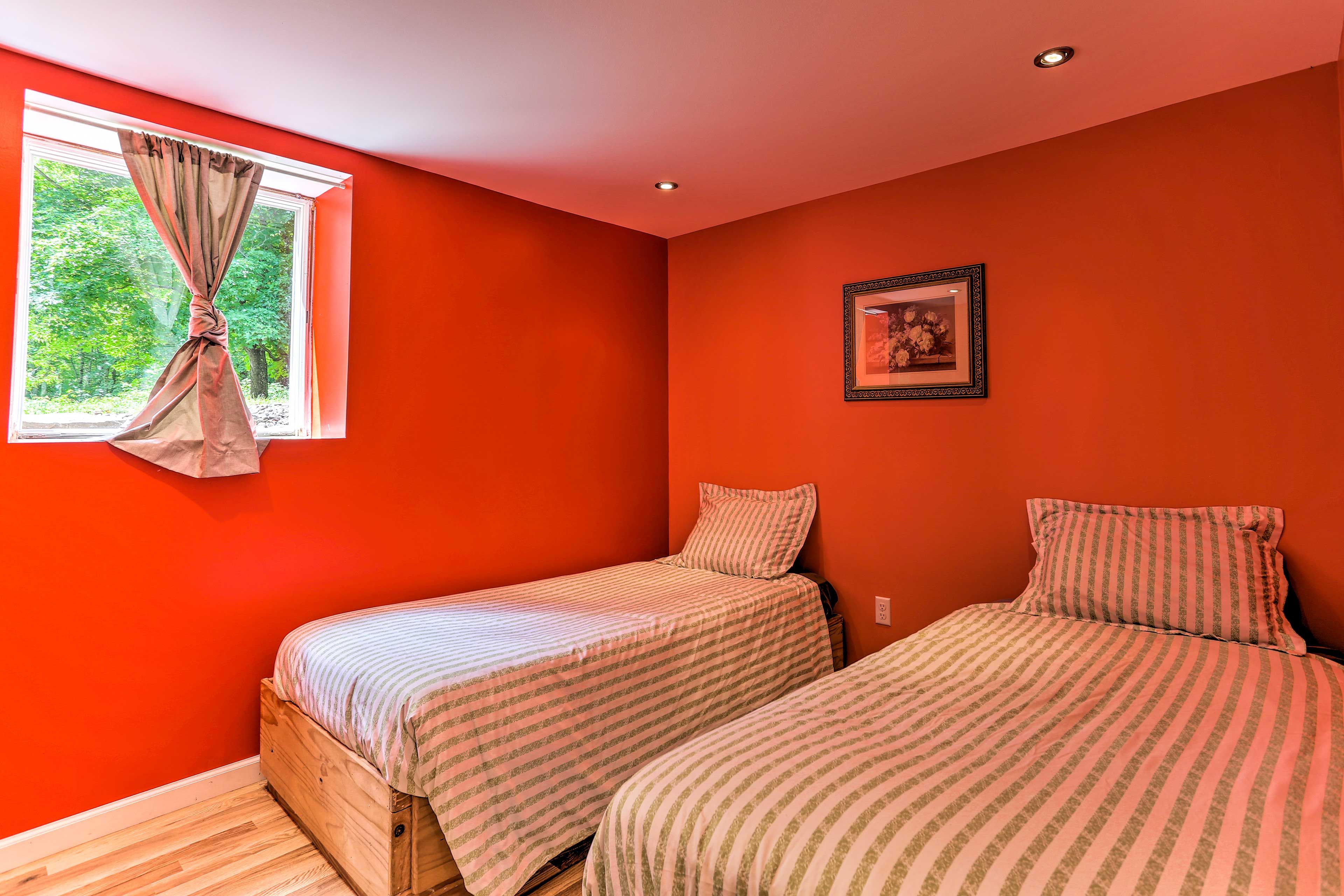 Bedroom 5 | 2 Twin Beds