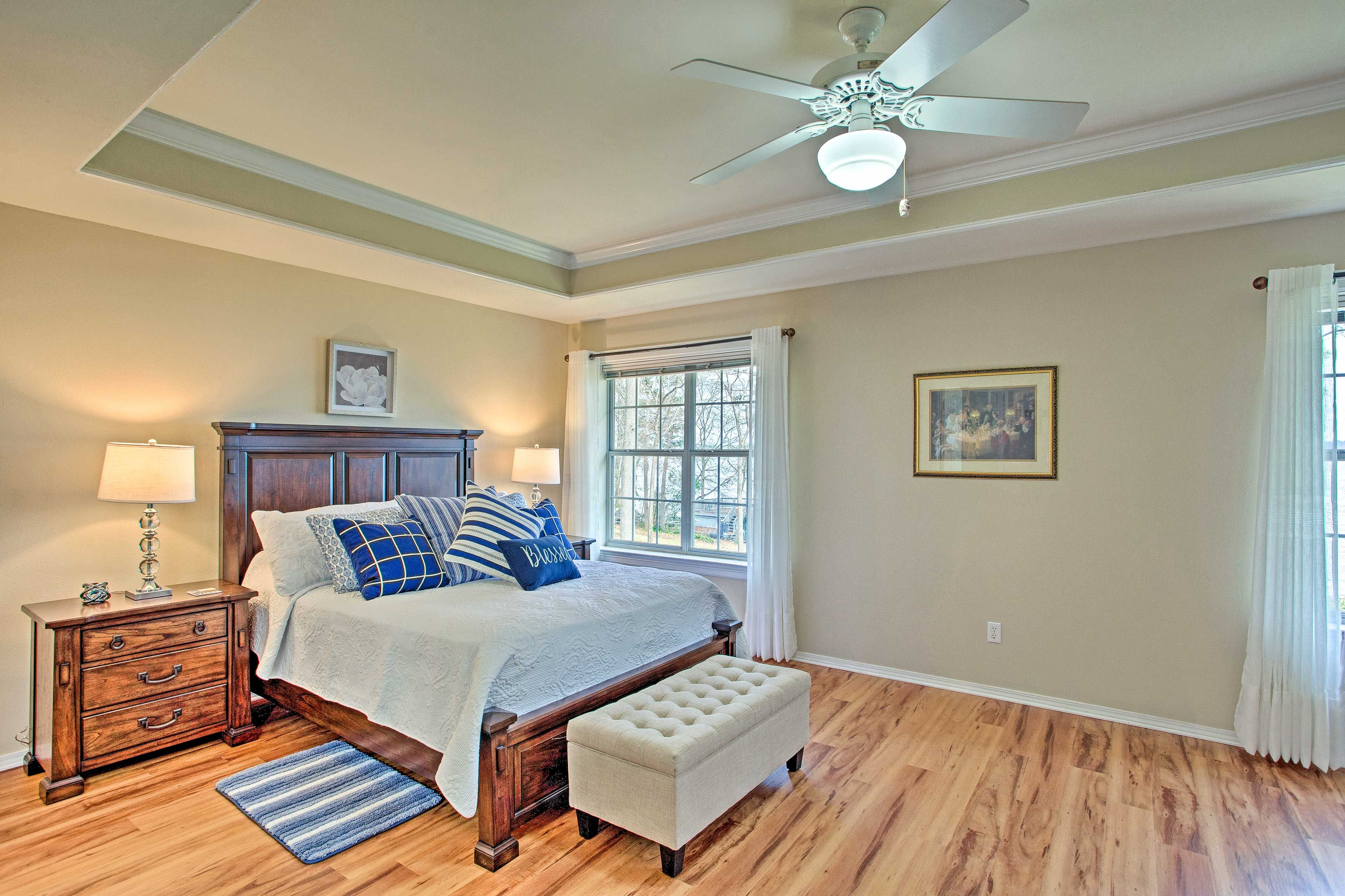 Bedroom 1 | Queen Bed | Linens Provided