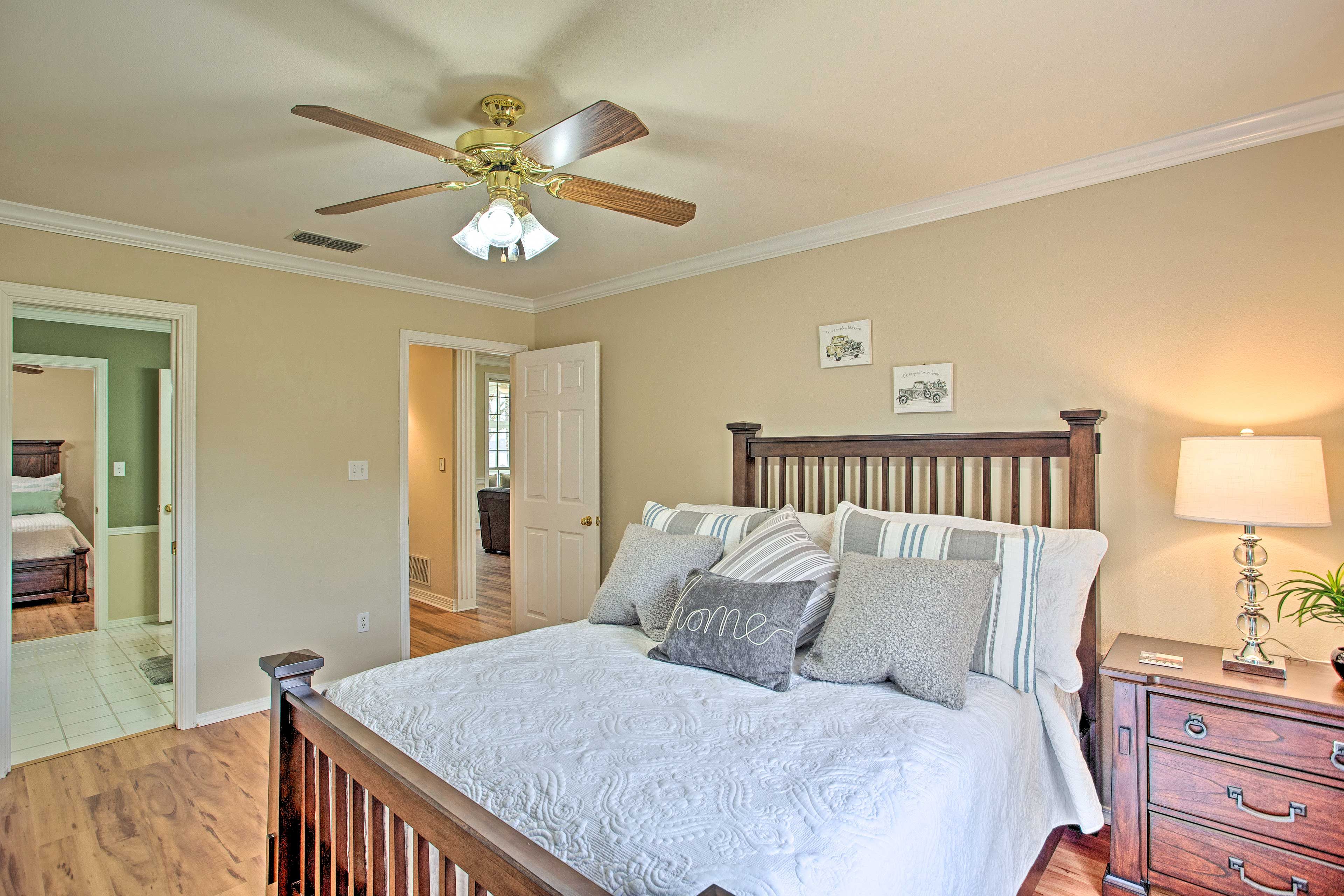 Bedroom 2 | Queen Bed