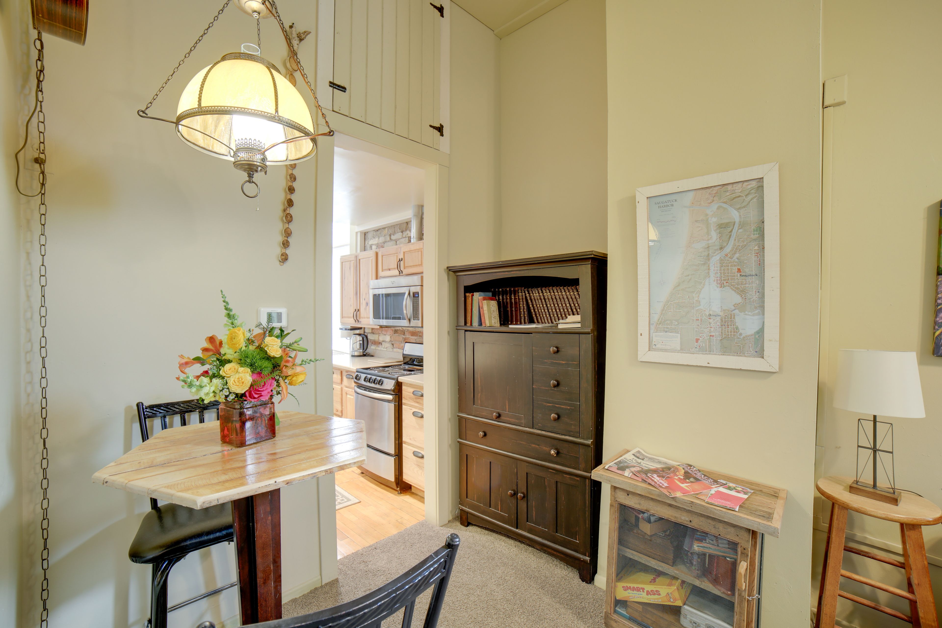 Dining Area | Dishware & Flatware