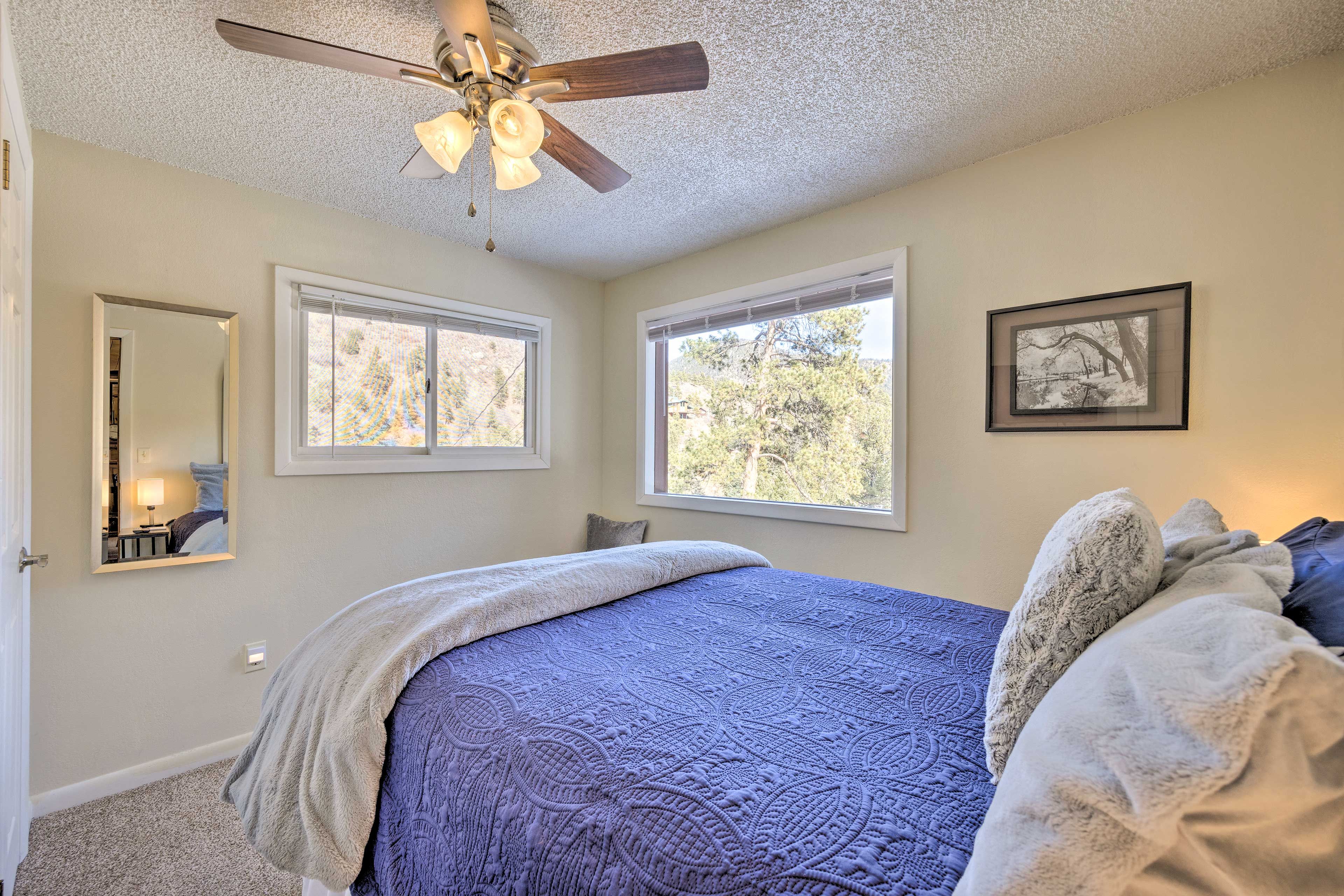 Bedroom 2 | Queen Bed