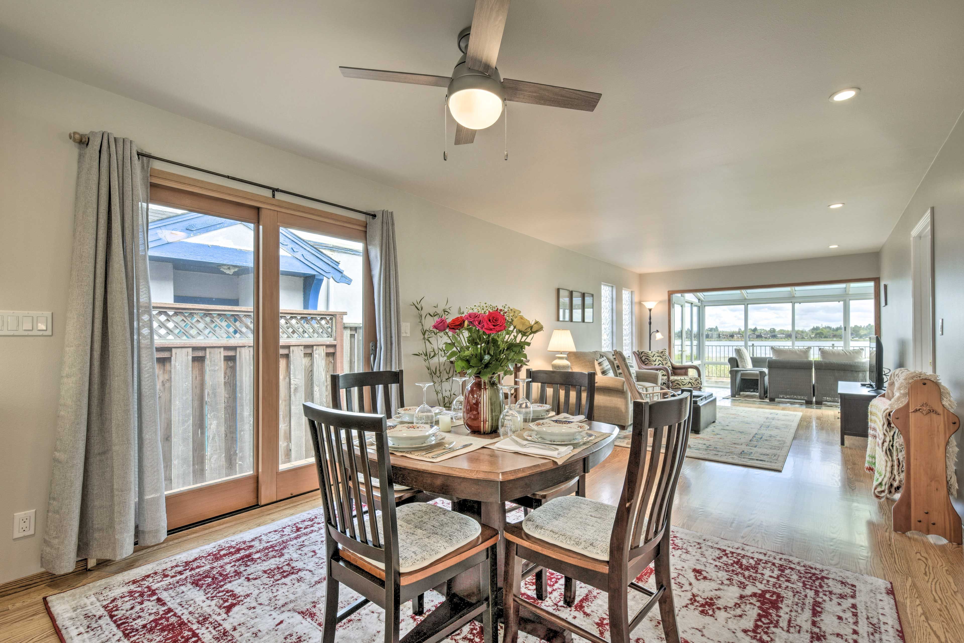 Dining Area | Dishware & Flatware