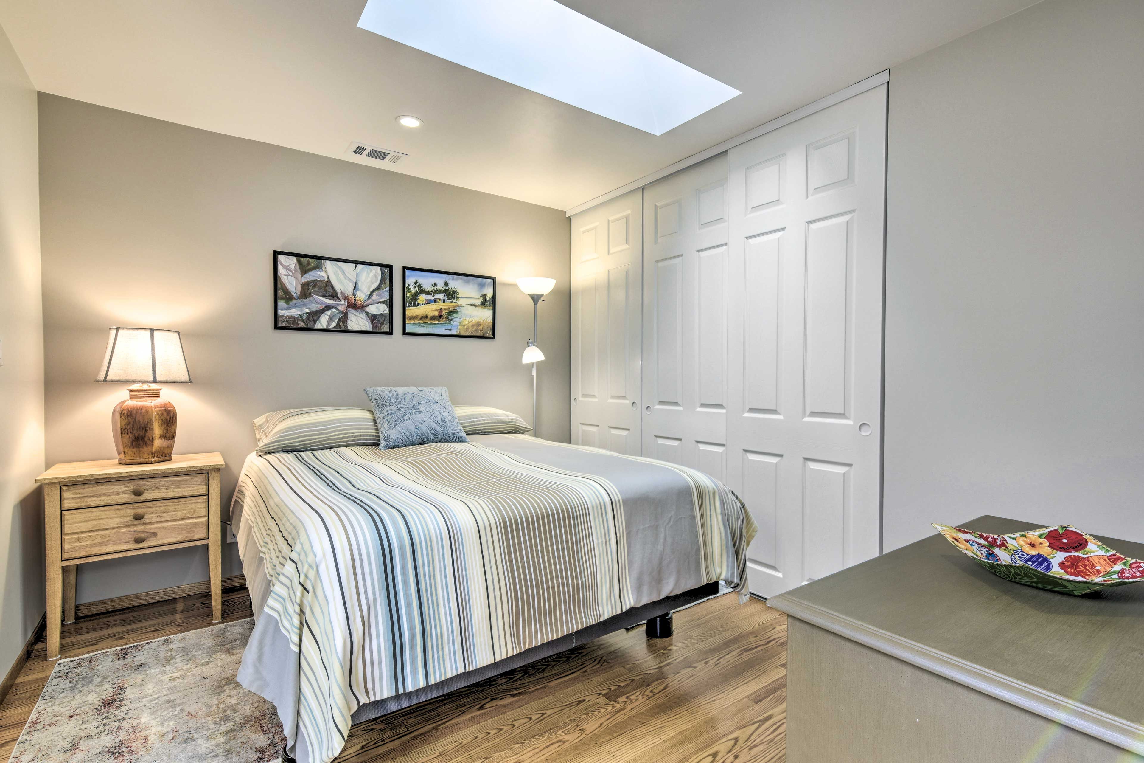 Bedroom 2 | Queen Bed