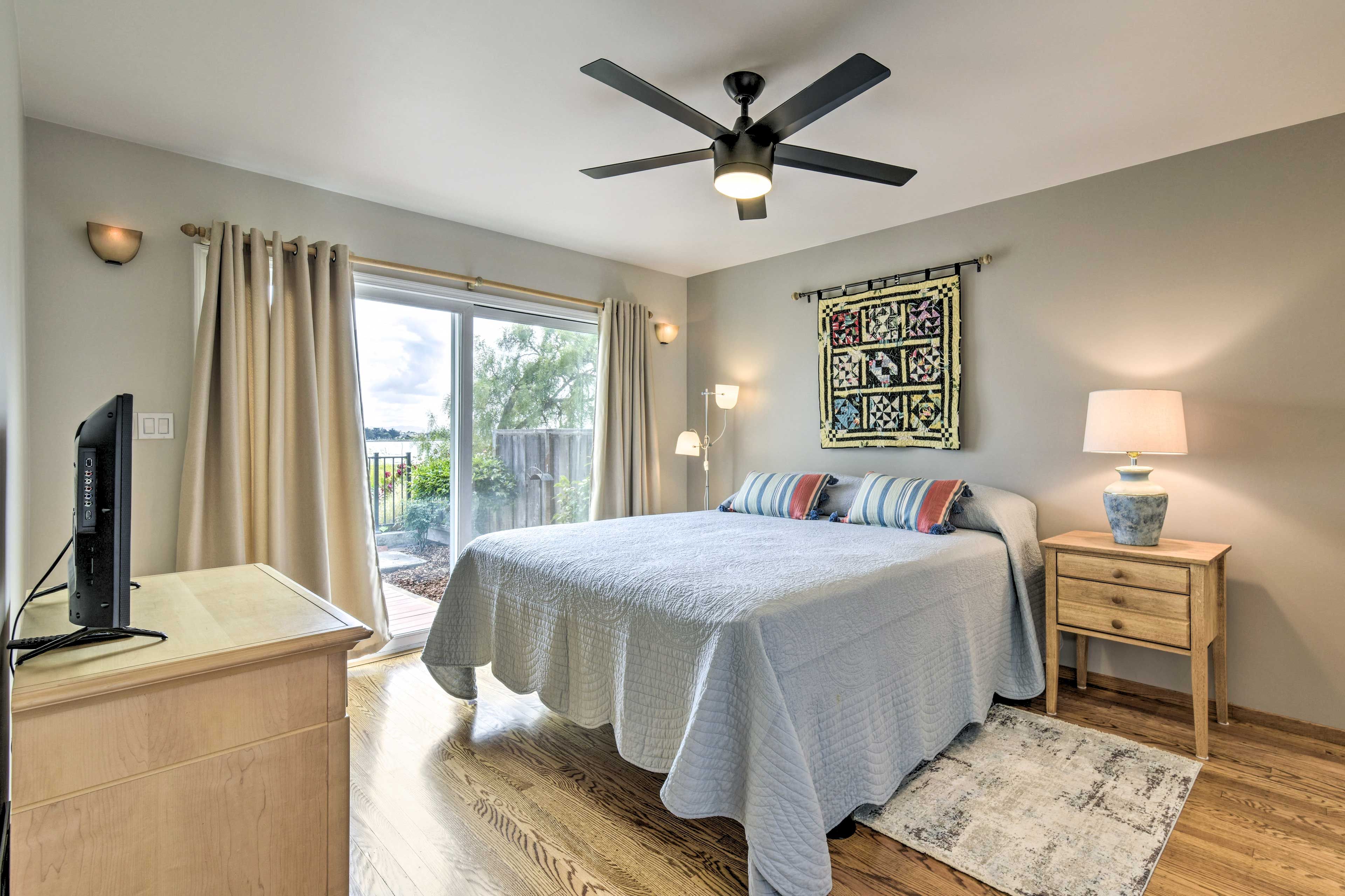 Bedroom 1 | California King Bed