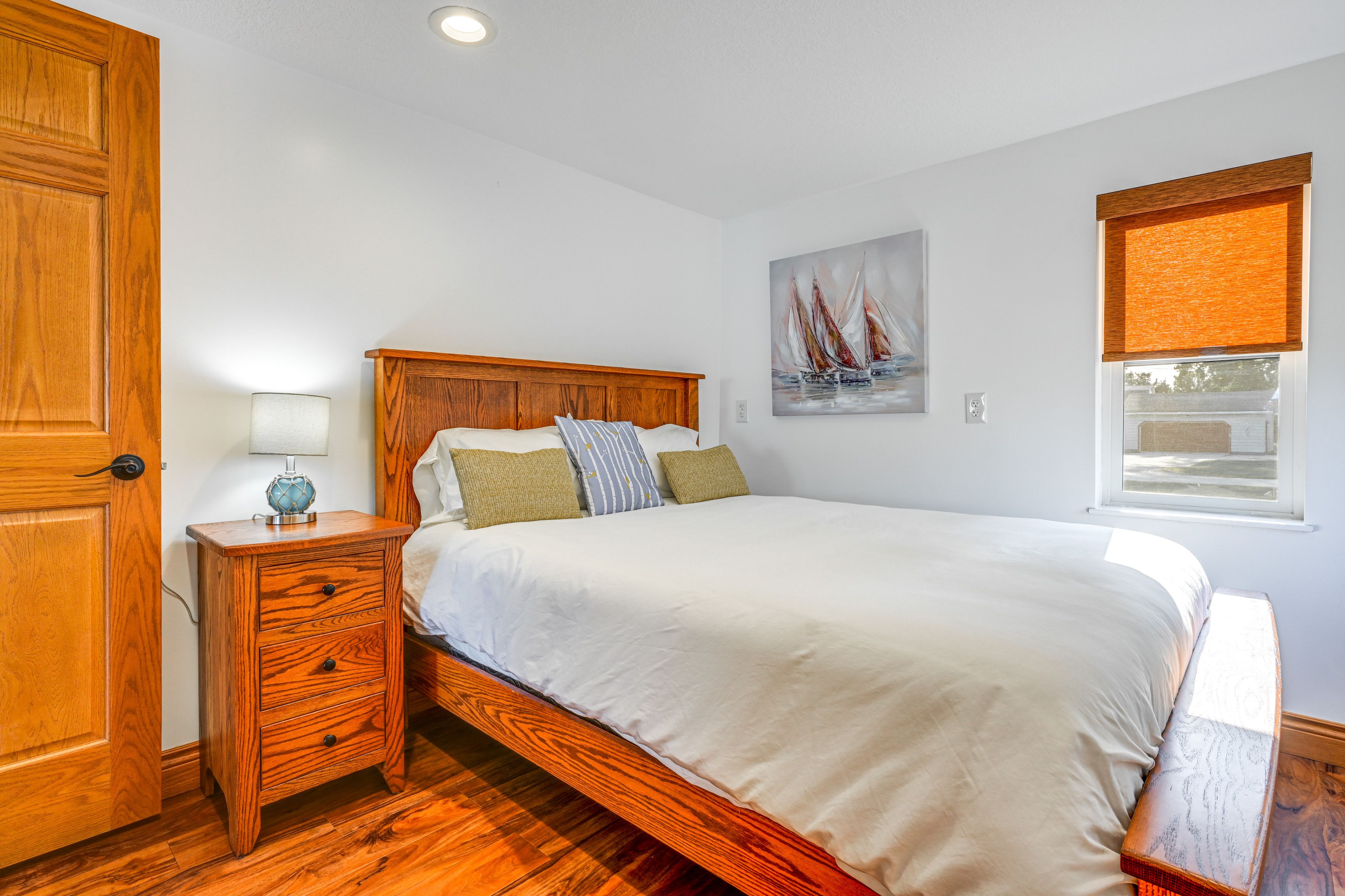 Bedroom 2 | Queen Bed