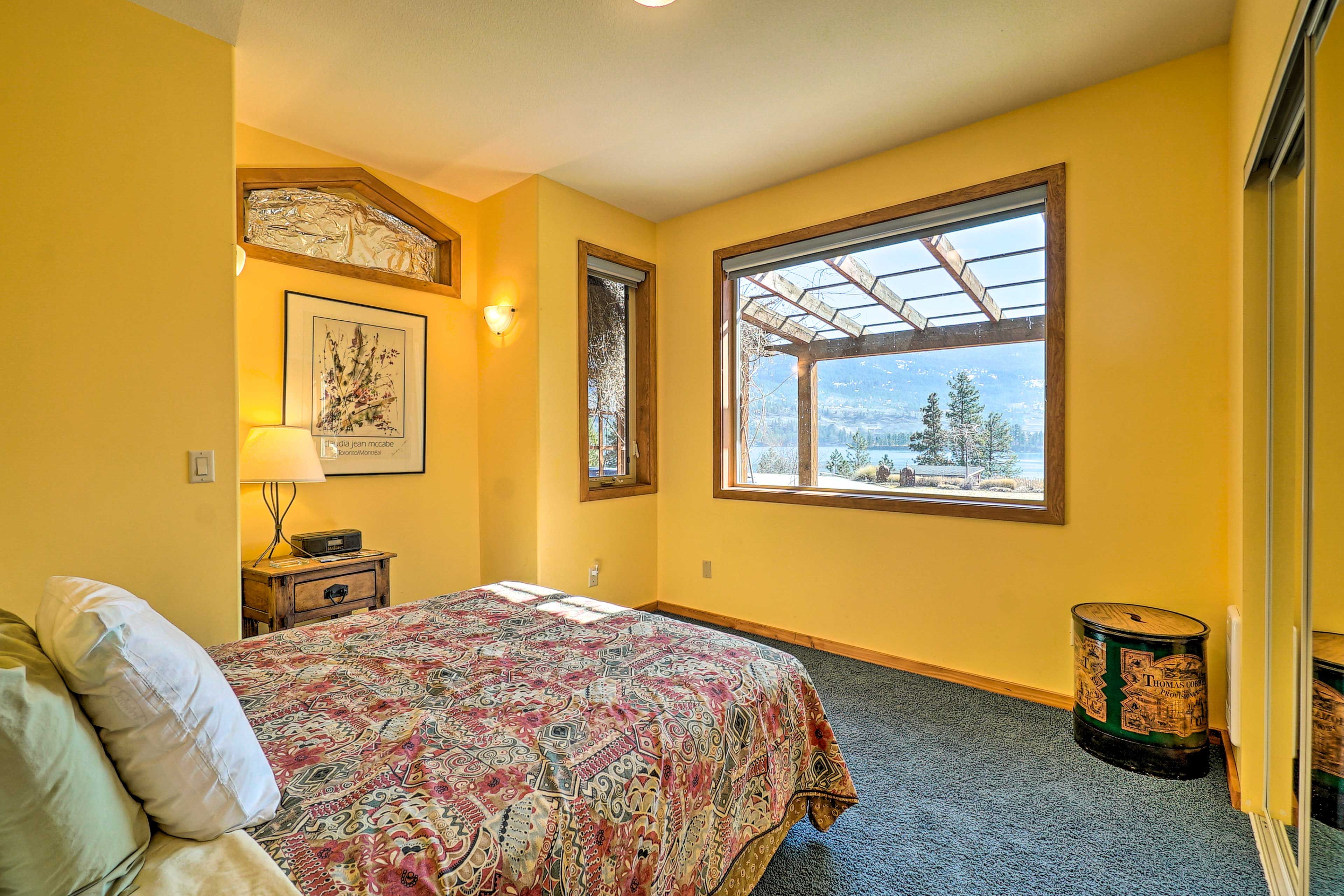 Bedroom 5 | Queen Bed