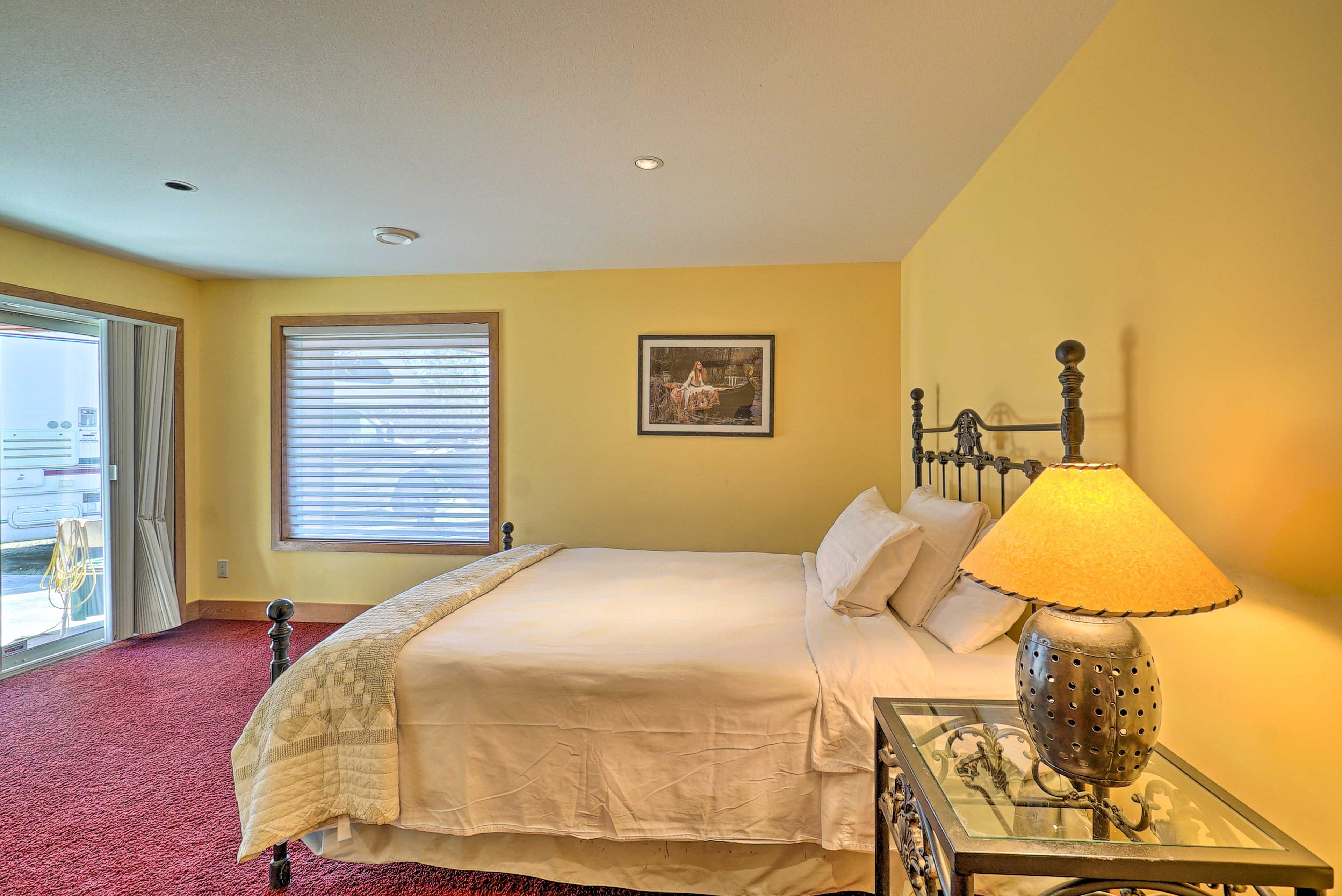 Bedroom 2 | Queen Bed