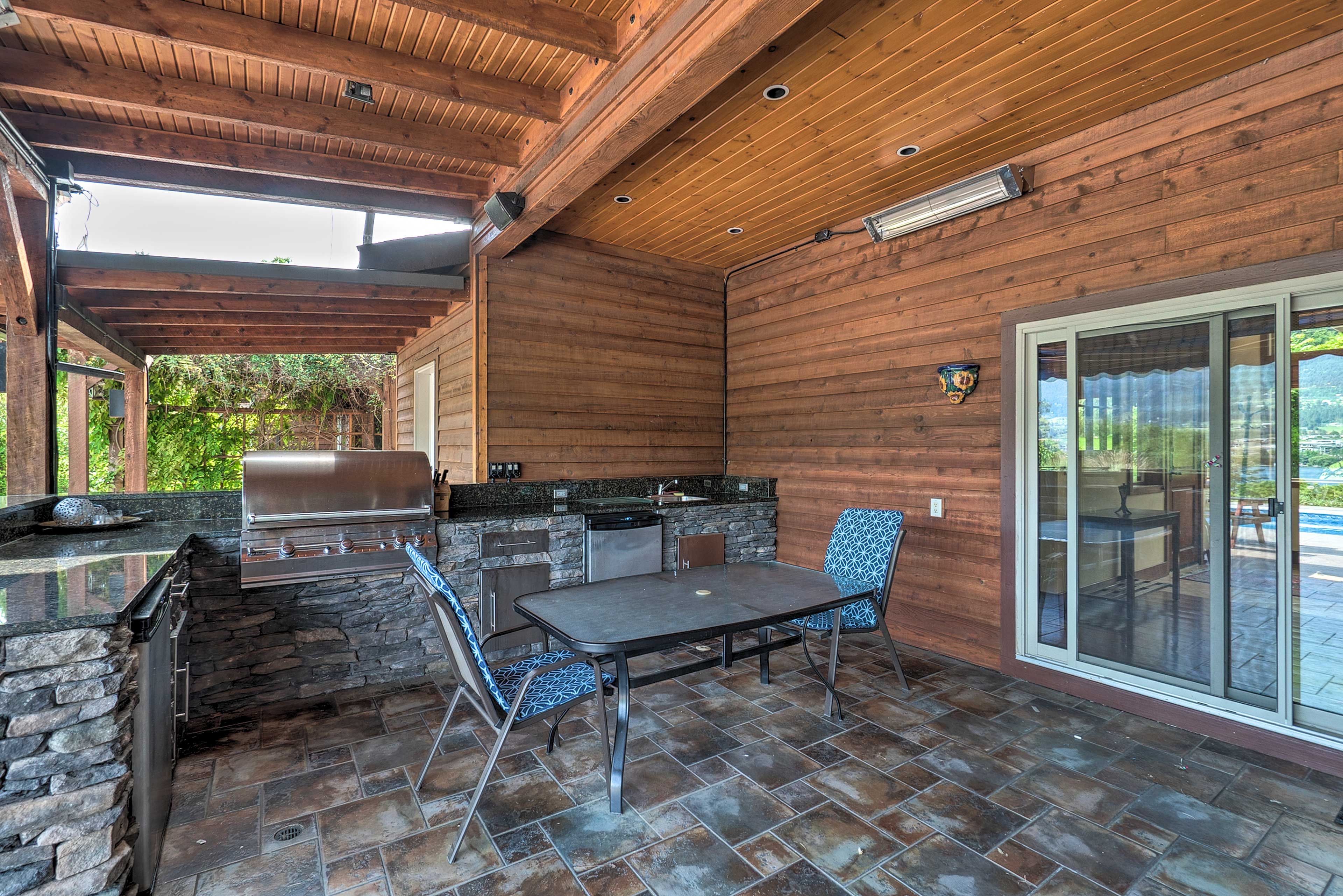 Covered Patio | Gas Grill
