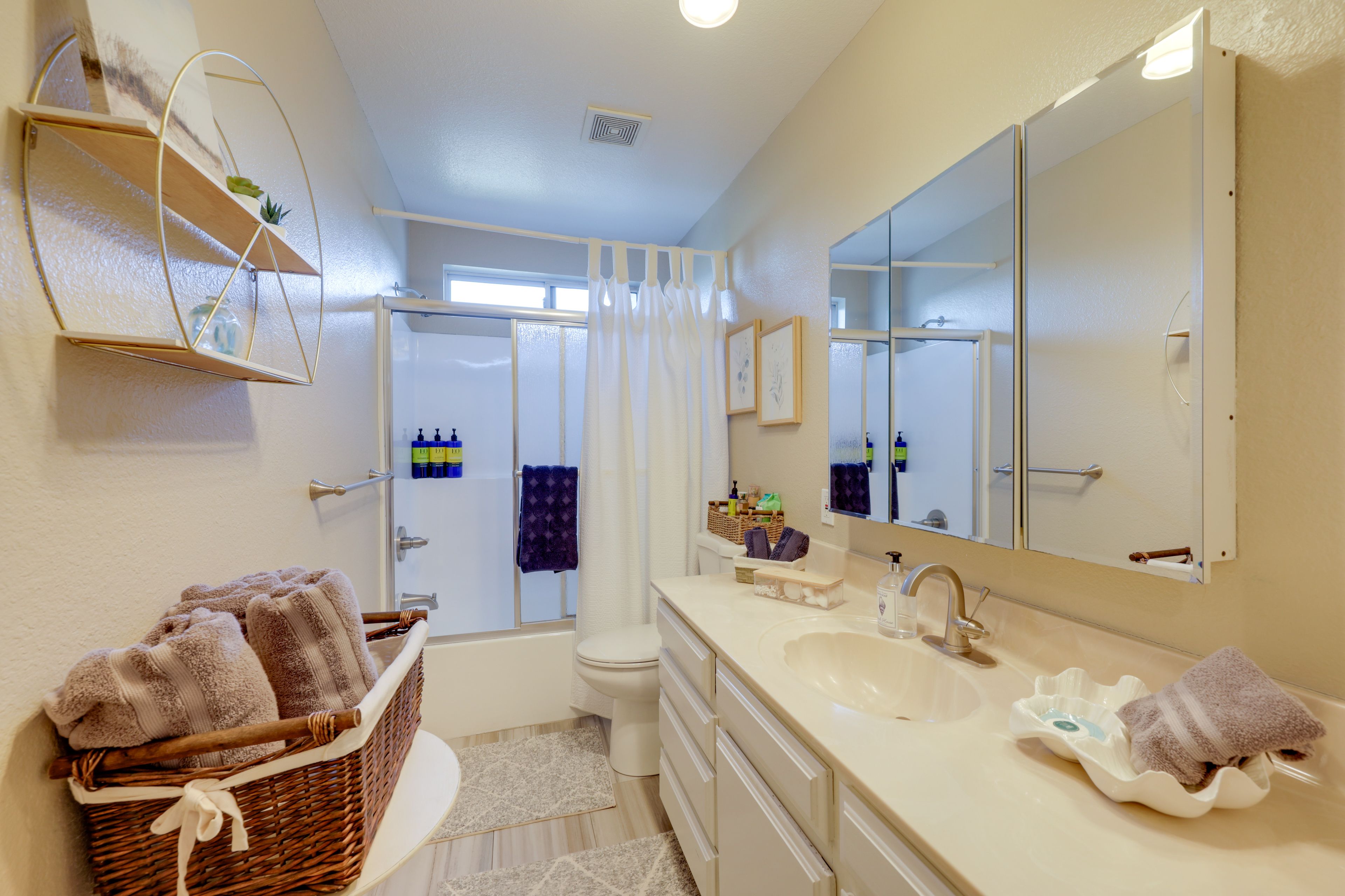 Bathroom | Towels Provided