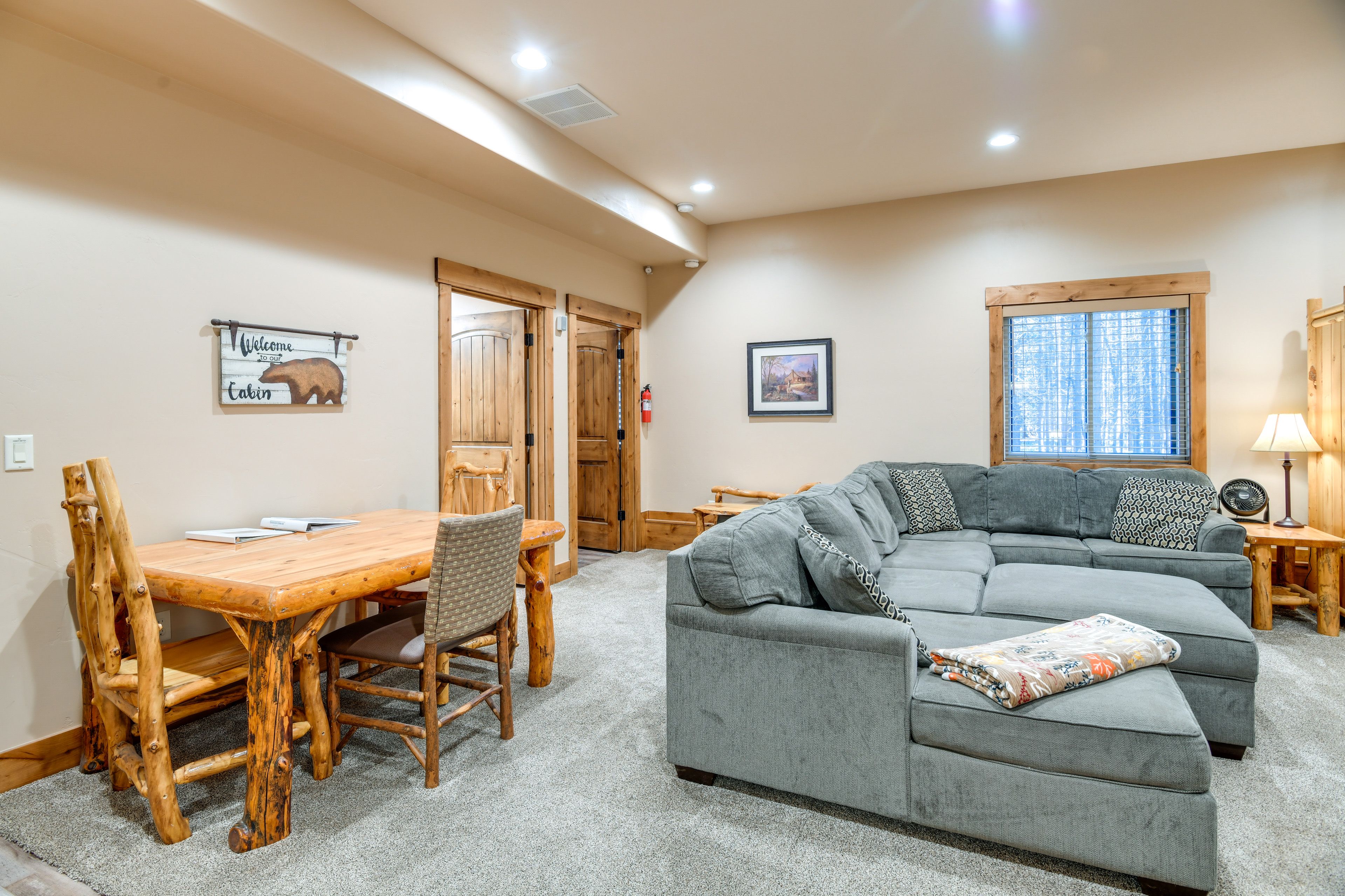 Dining Area | Dishware & Flatware Provided