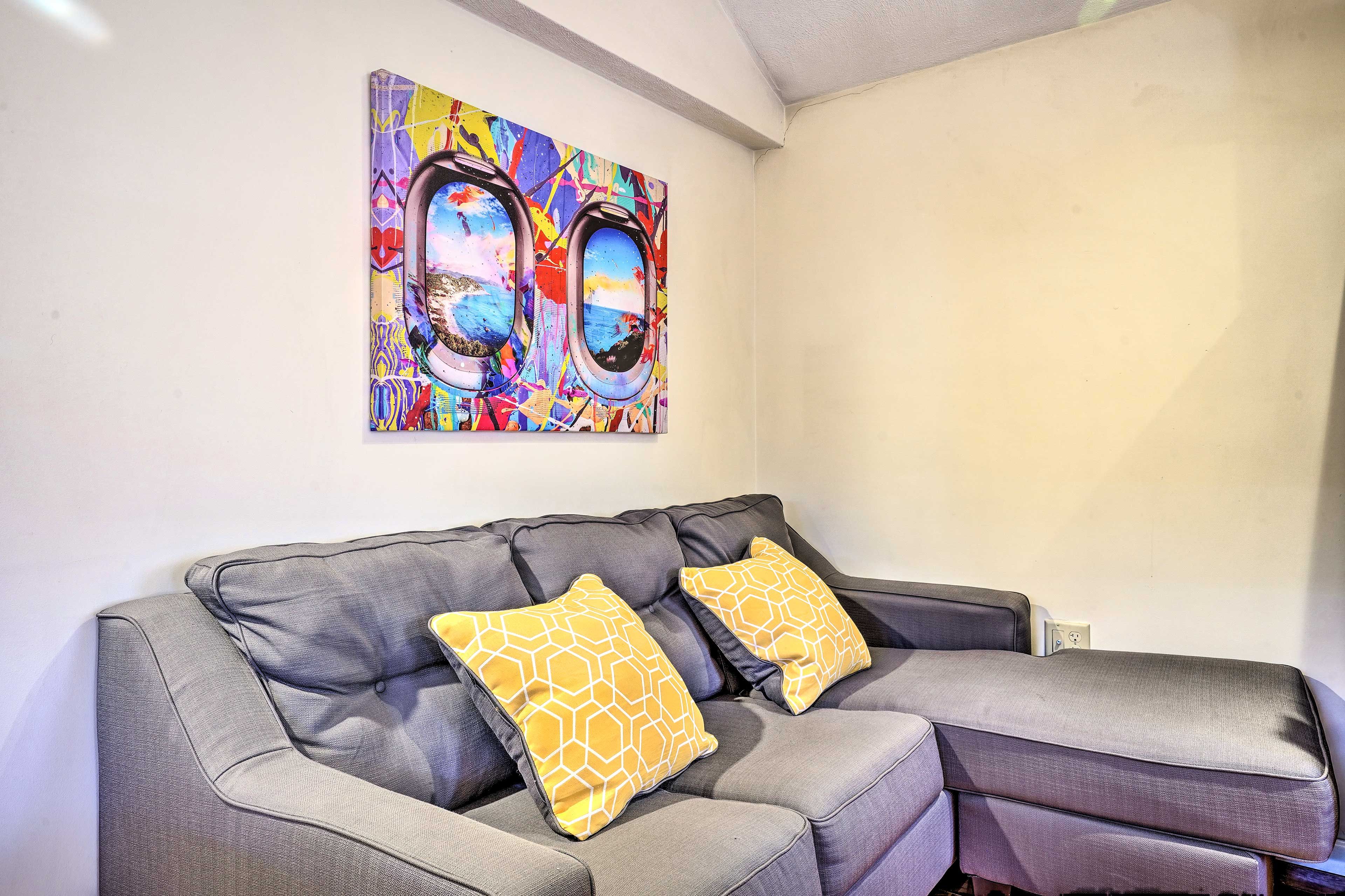 Living Room | Cable TV