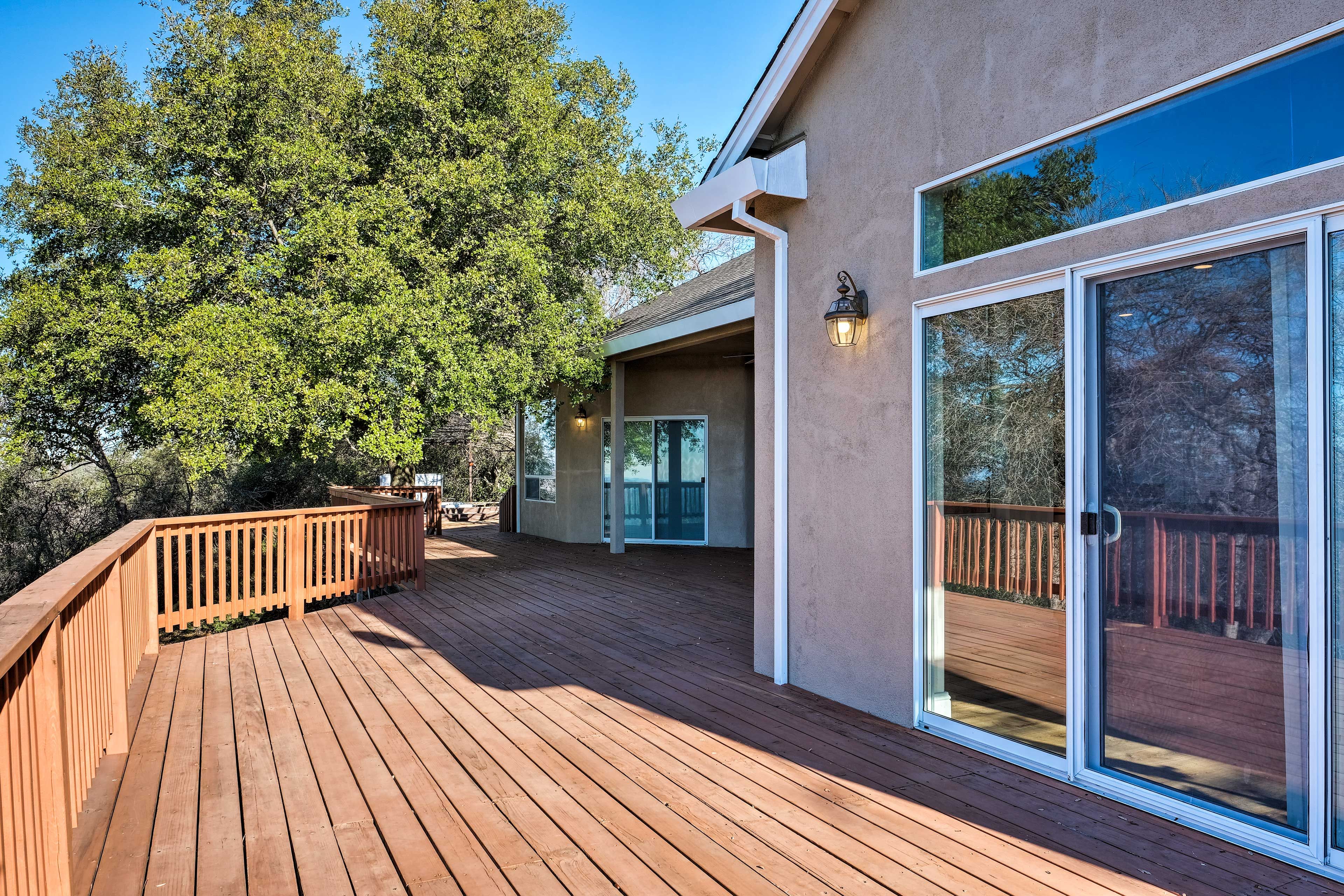 Wraparound Deck