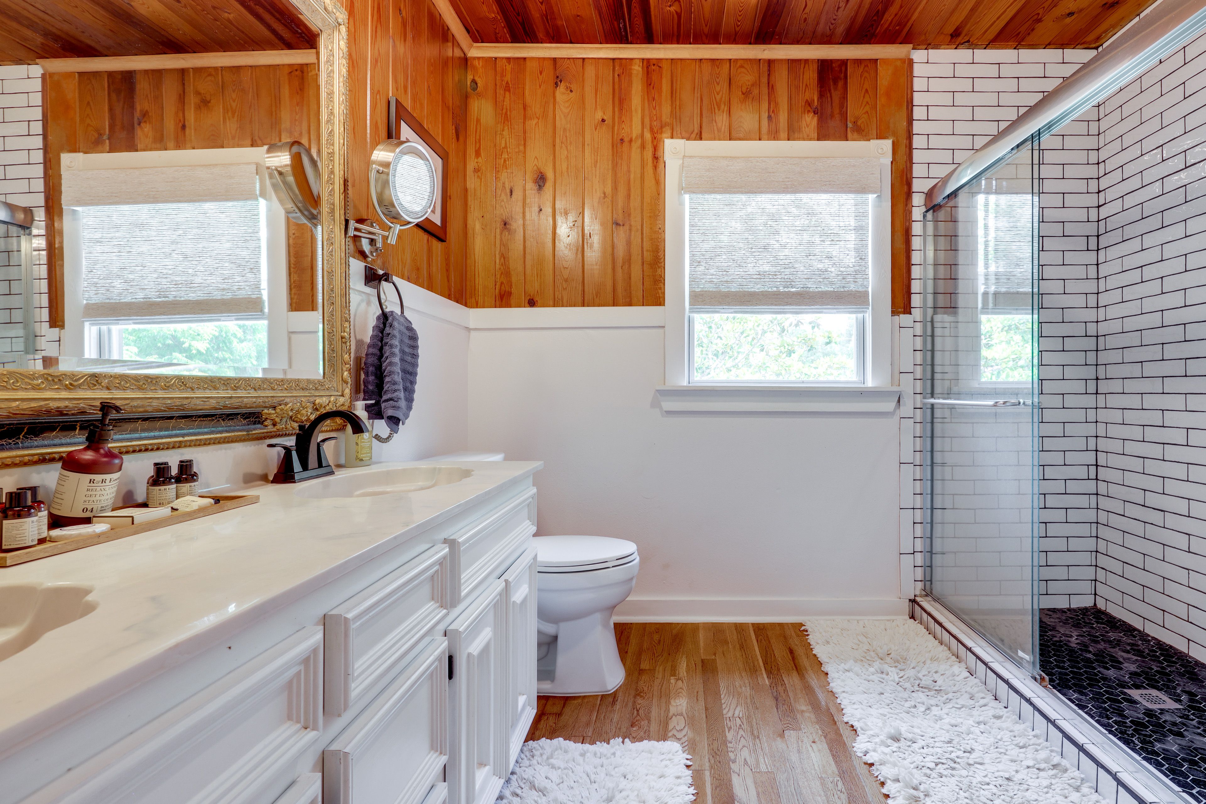 Full Bathroom | Towels & Linens Provided
