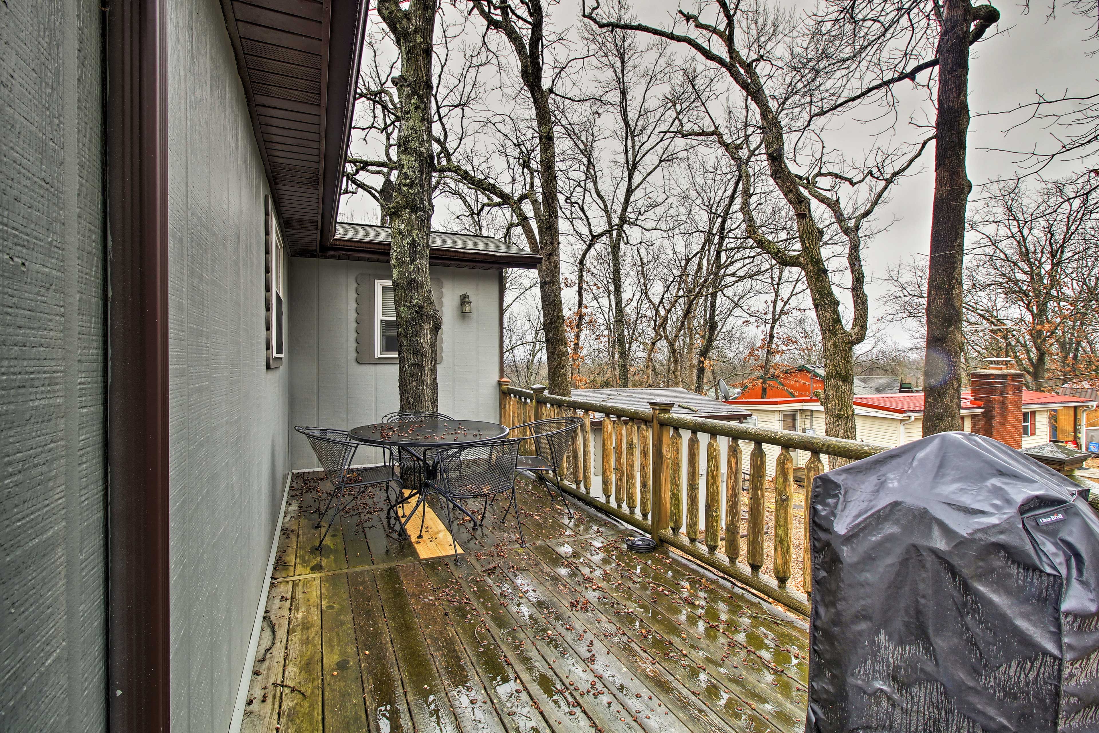 Deck | Top-Floor Unit