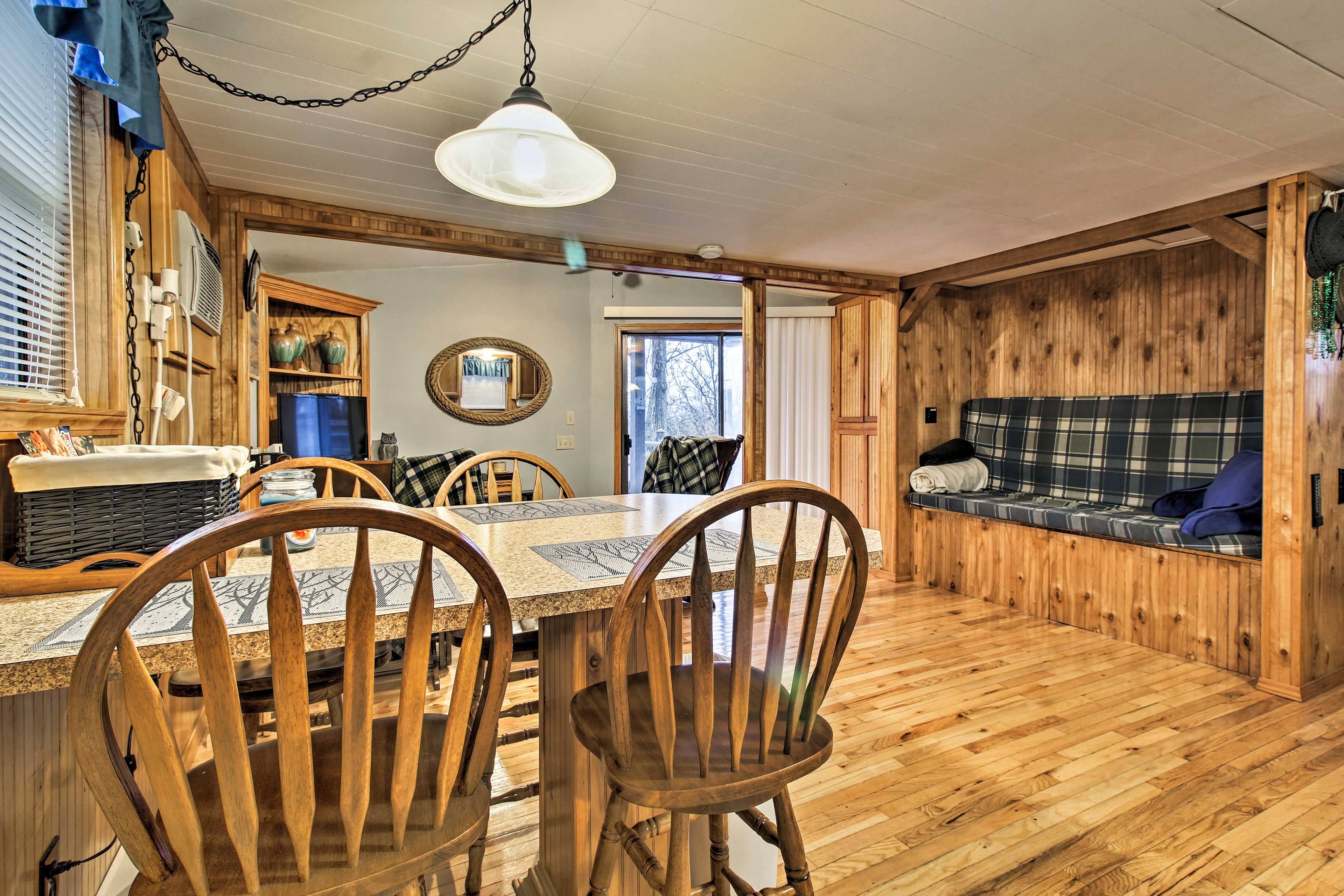 Dining Space | Dishware/Flatware