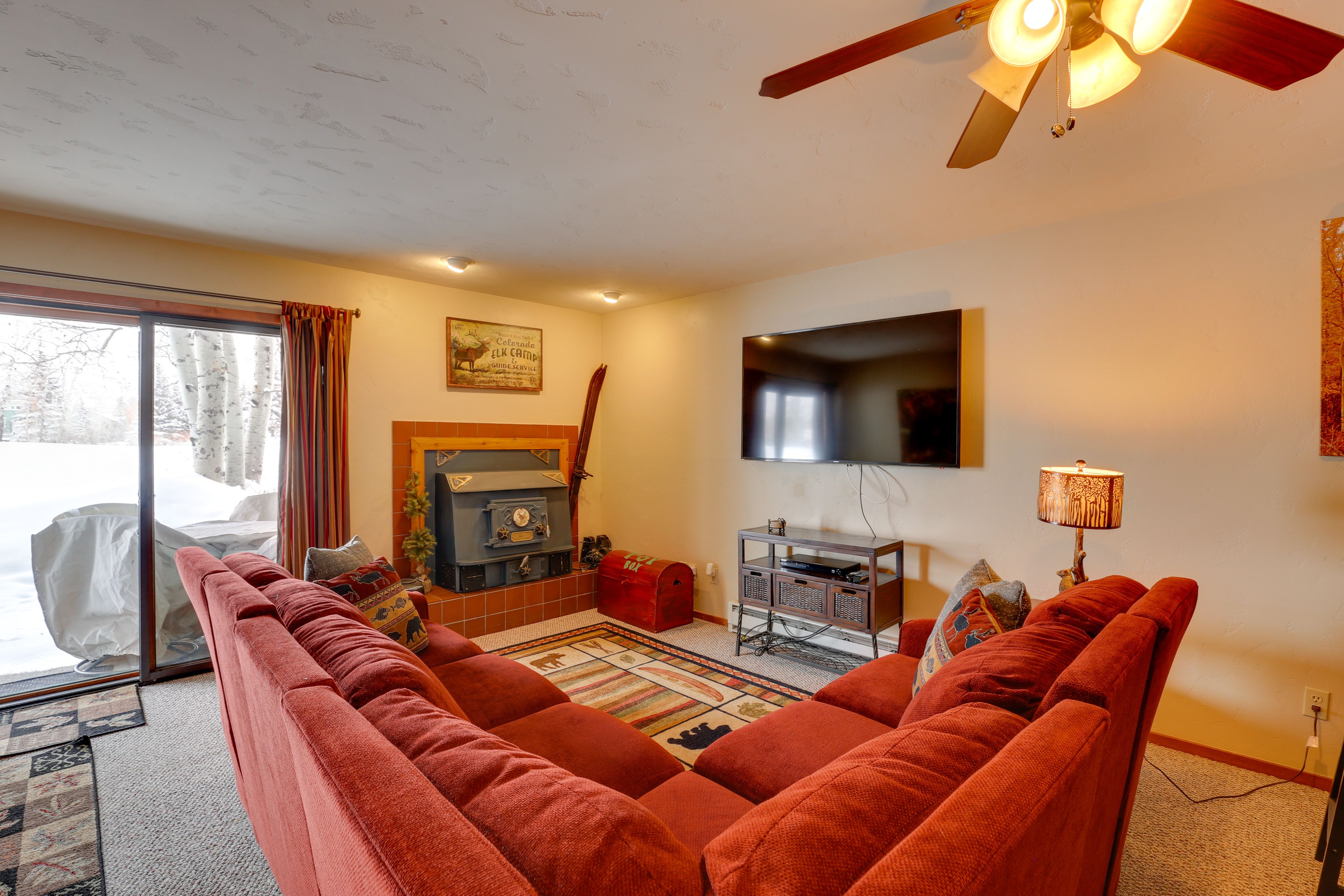 Lounge | Lower Level