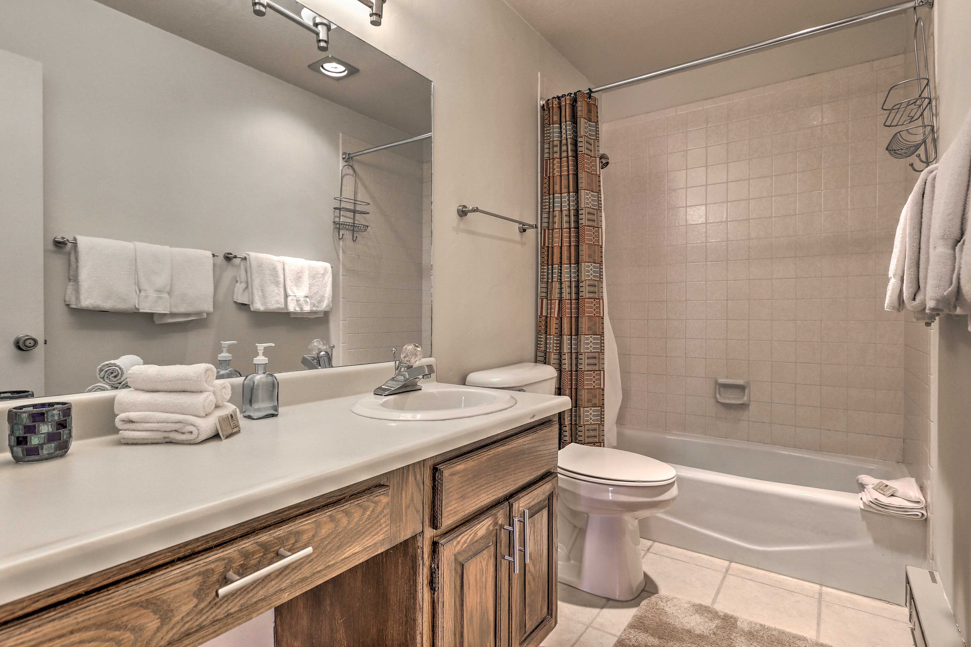 Freshening up is a breeze in this bathroom.