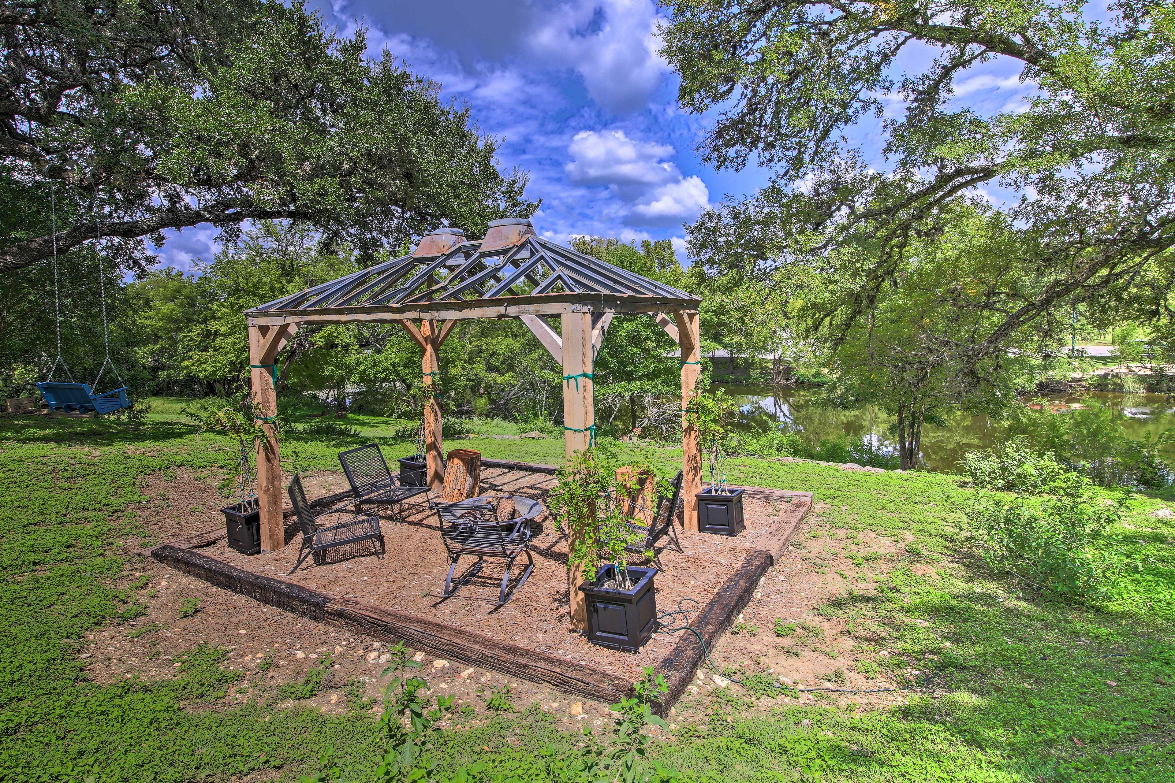No need to take a chill pill when relaxation comes easy like at this fire pit!