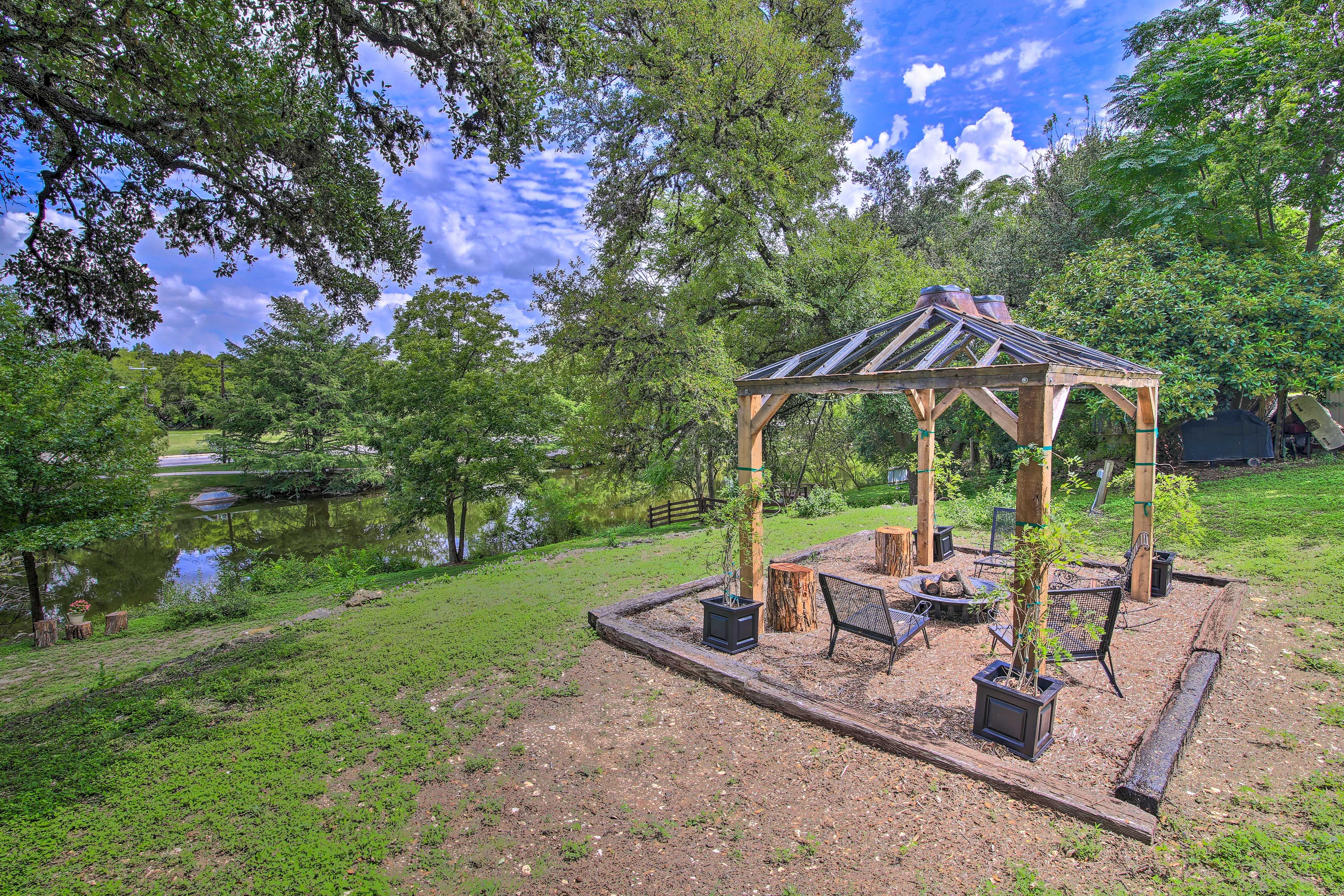 There's no better setting for roasting S'mores.