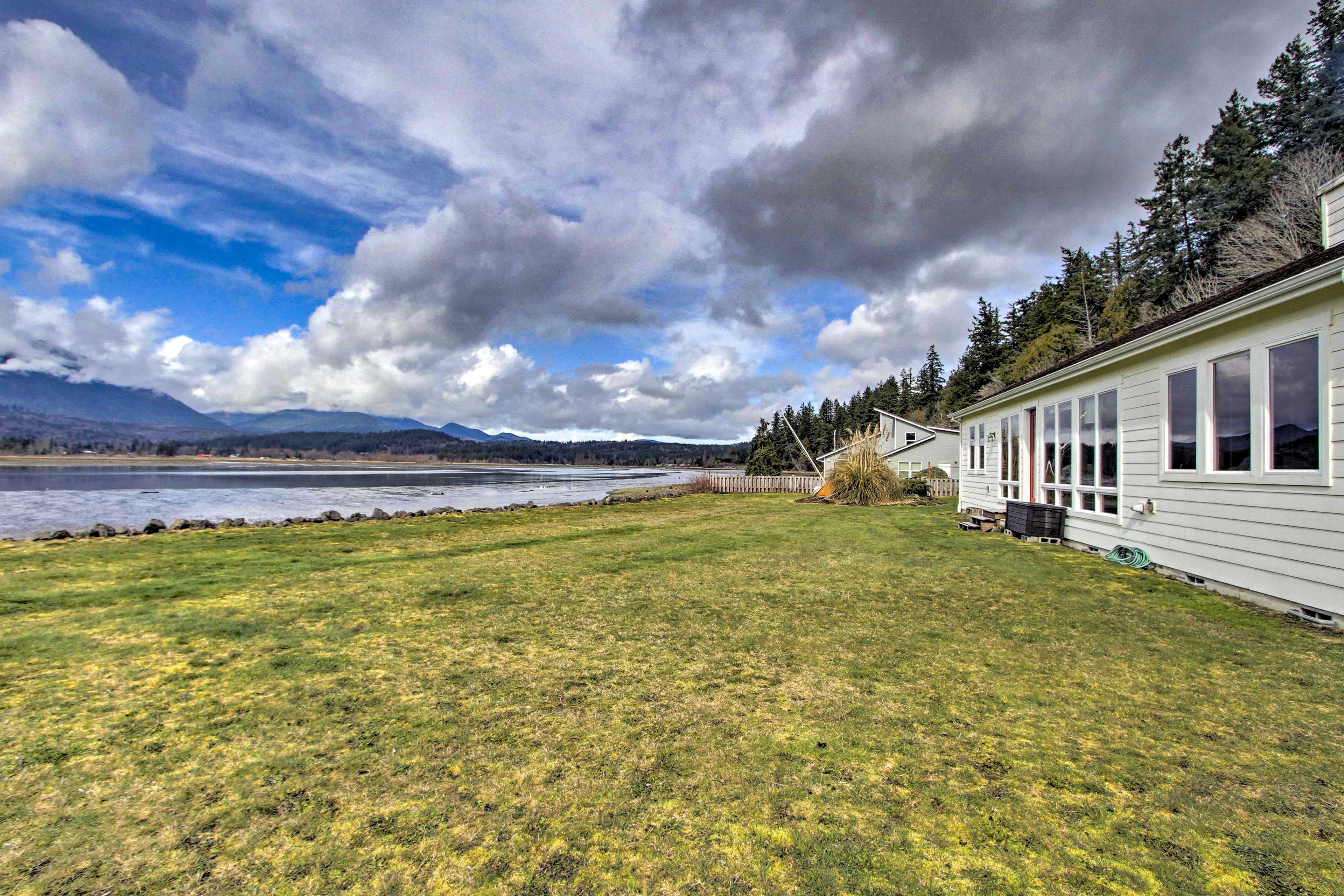 Walk along the bayside and try to spot wildlife in the vast backyard!