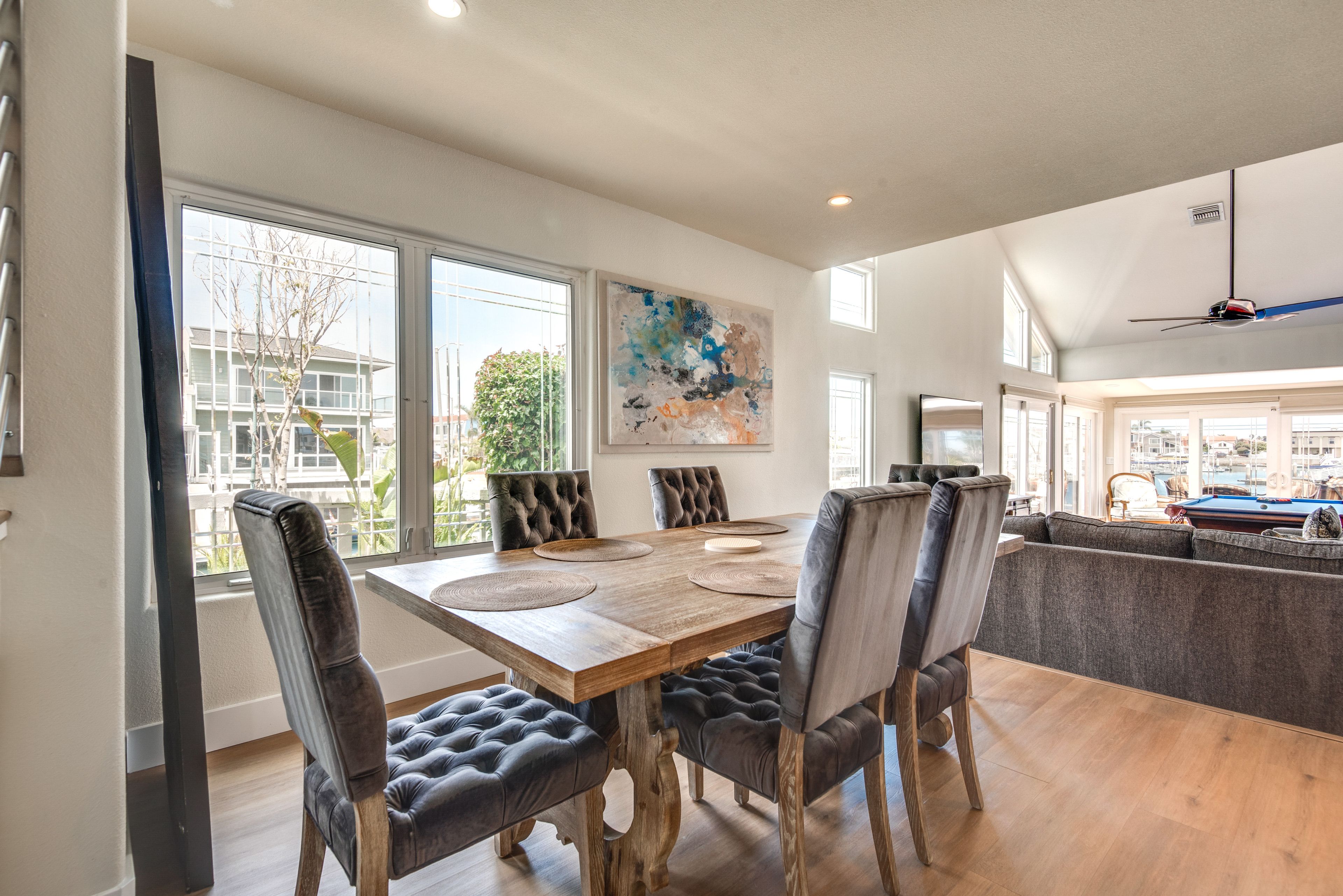 Dining Area | Dishes & Flatware Provided