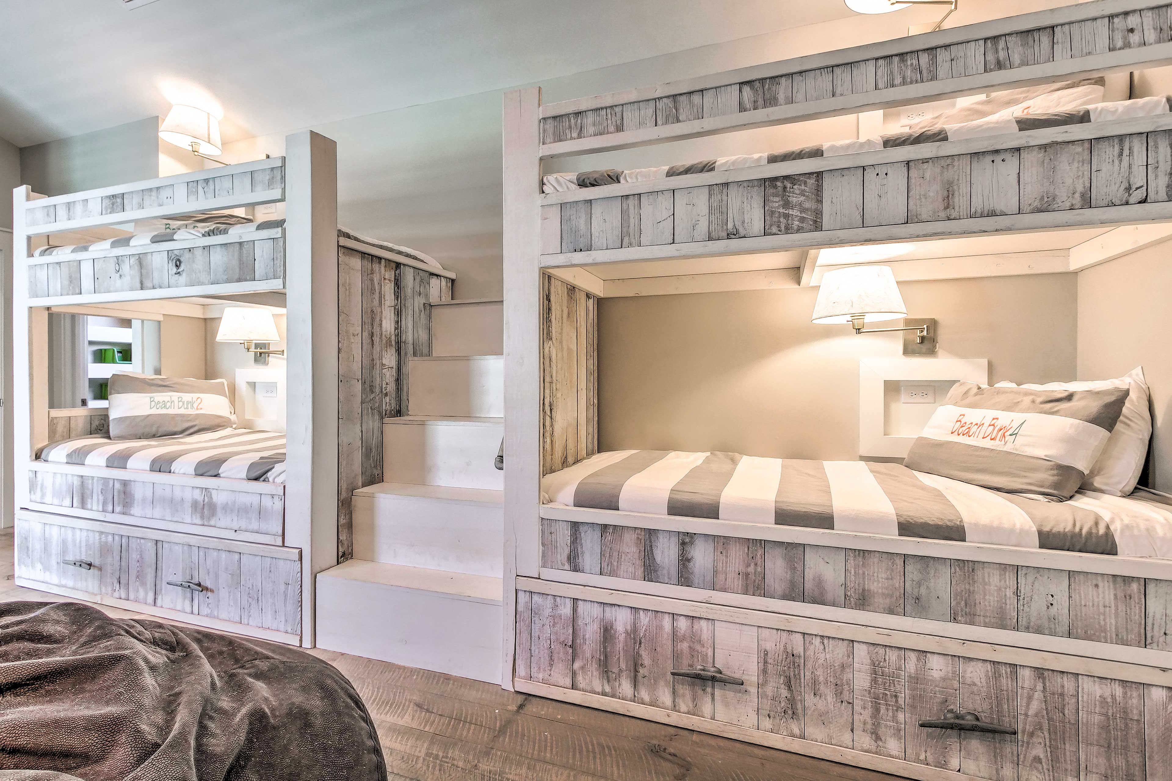 In total, this room can sleep 6 guests, making it ideal for kids' sleepovers!
