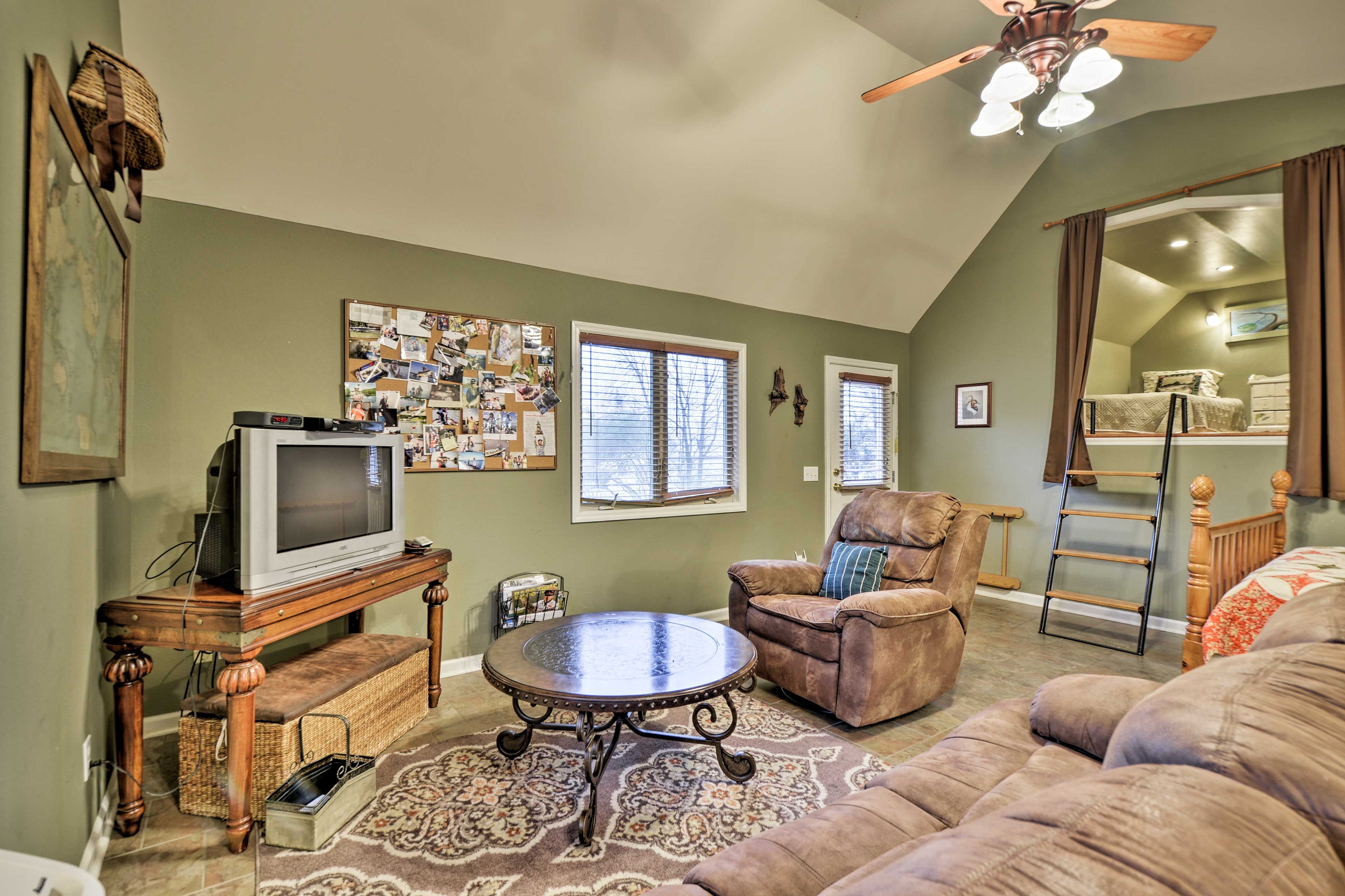 Living Area | Cable TV