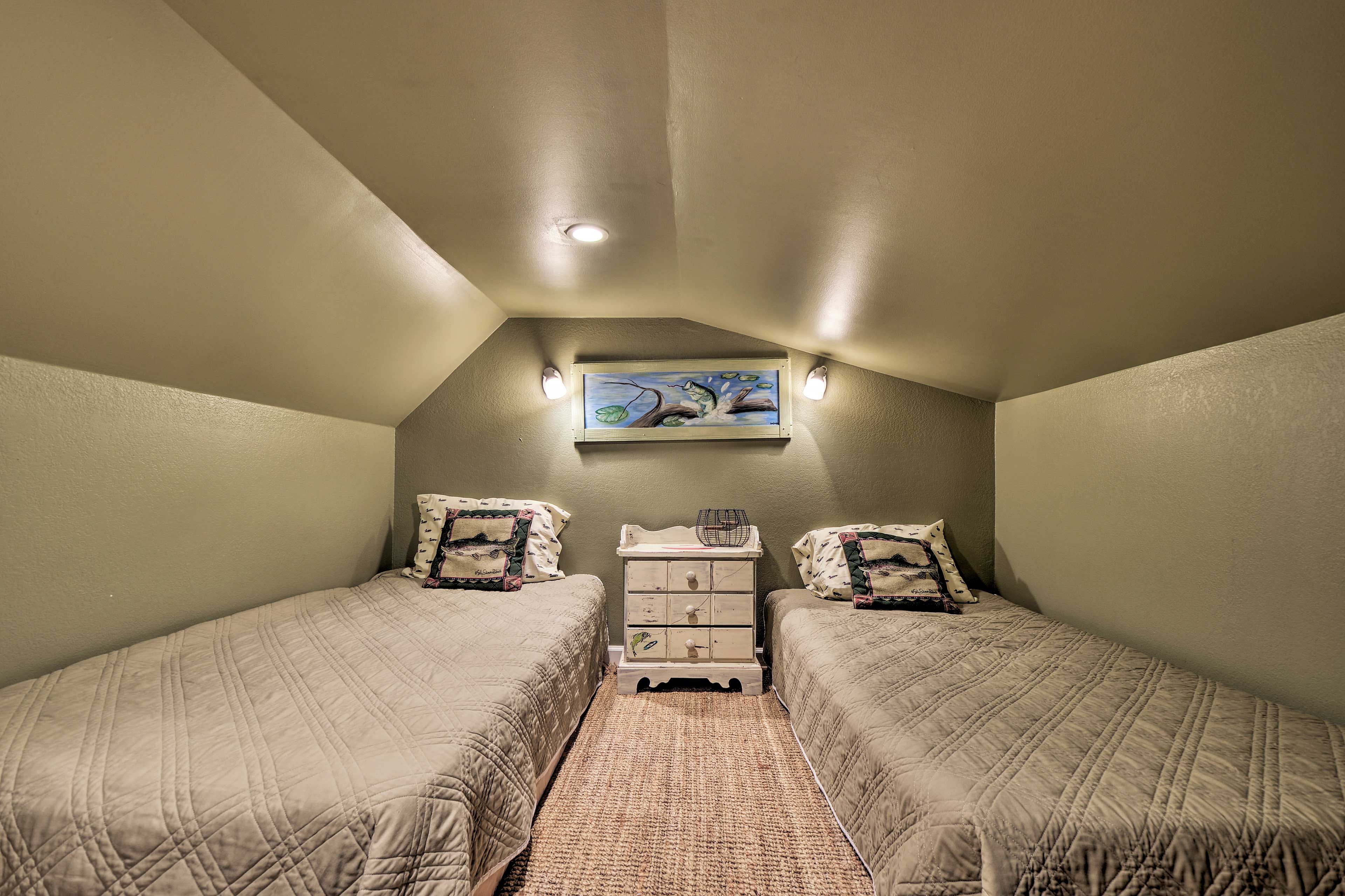 Loft | 2 Twin Beds