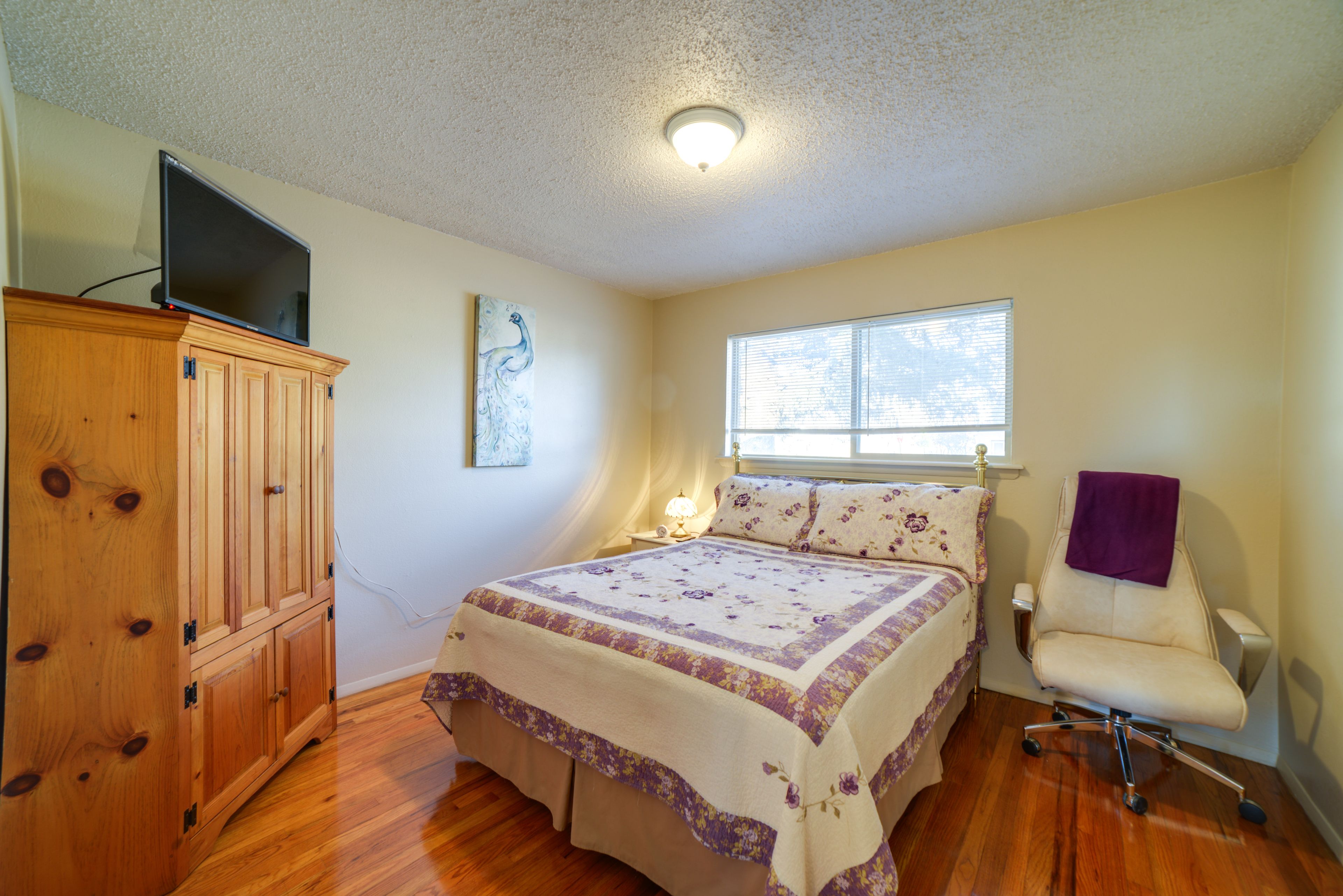 Bedroom 3 | Queen Bed