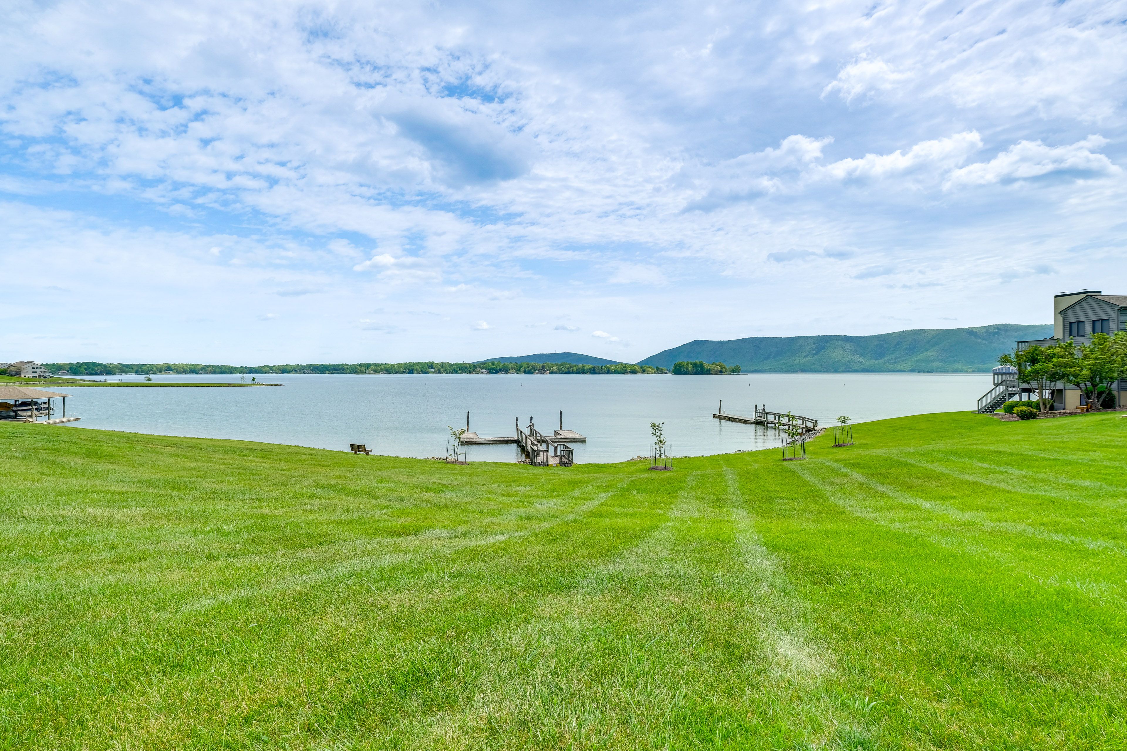 Community Amenities | Smith Mountain Lake Access