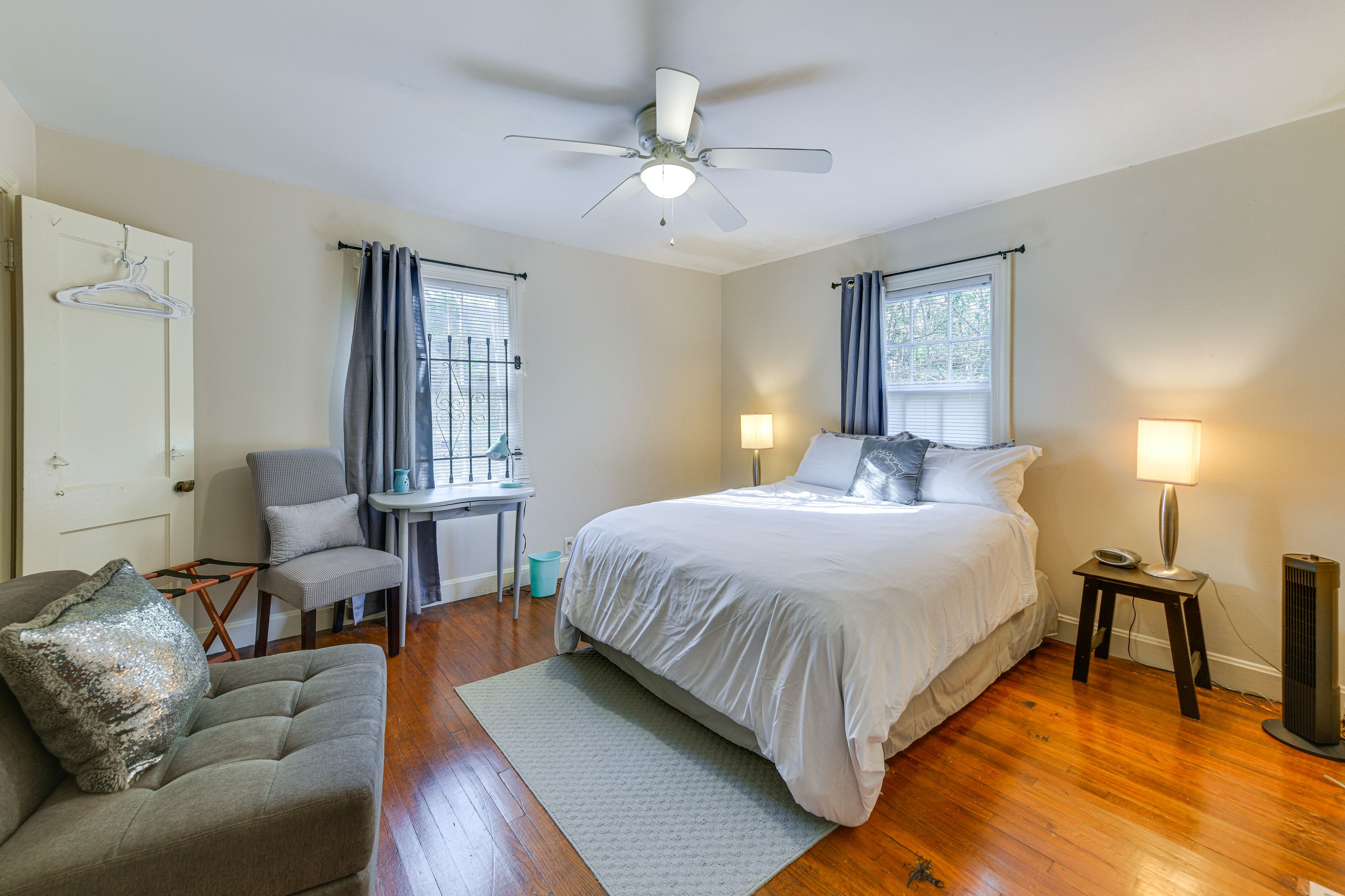 Bedroom 3 | Queen Bed