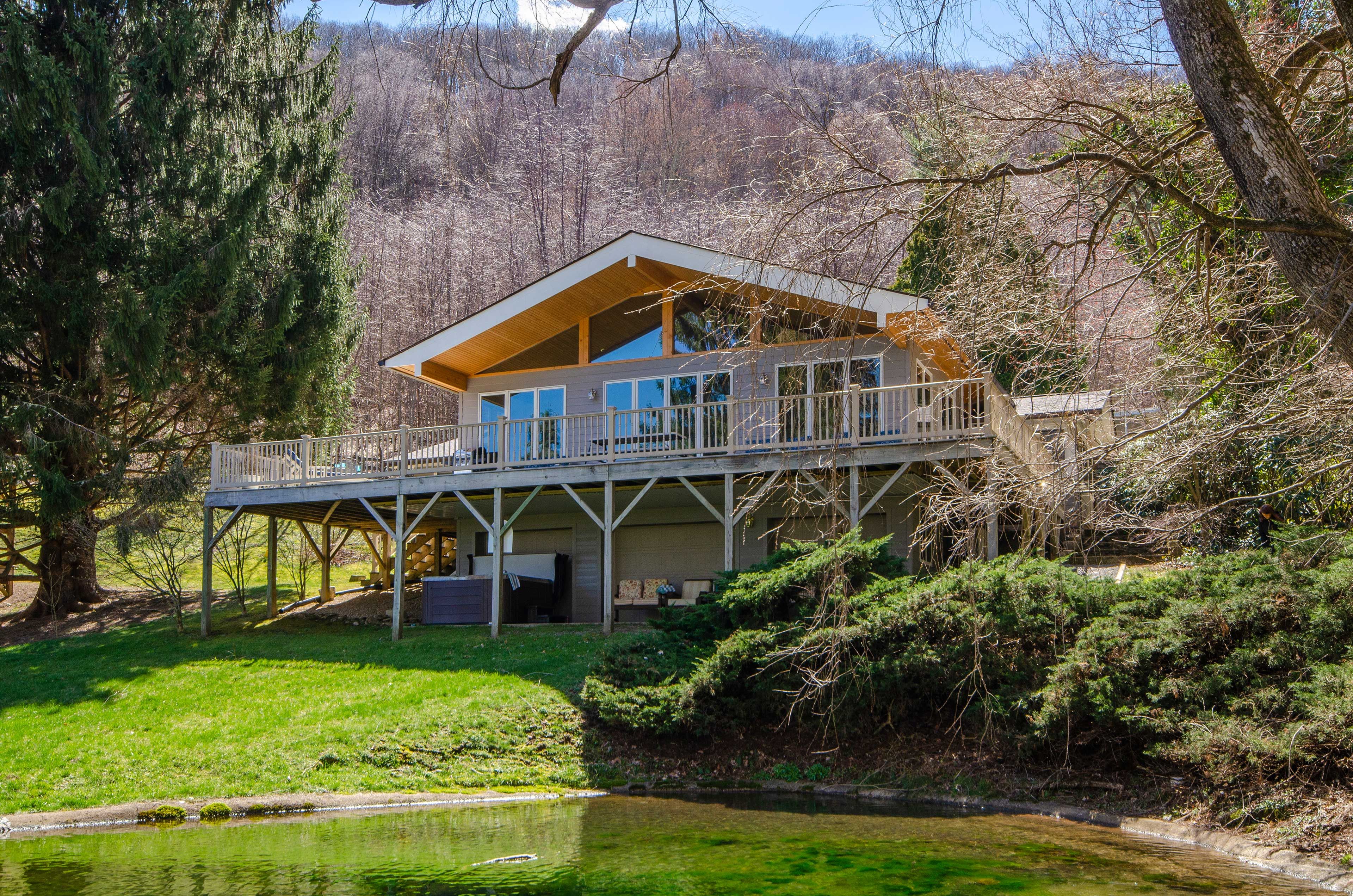 This Waynesville vacation rental is the perfect mountain haven.