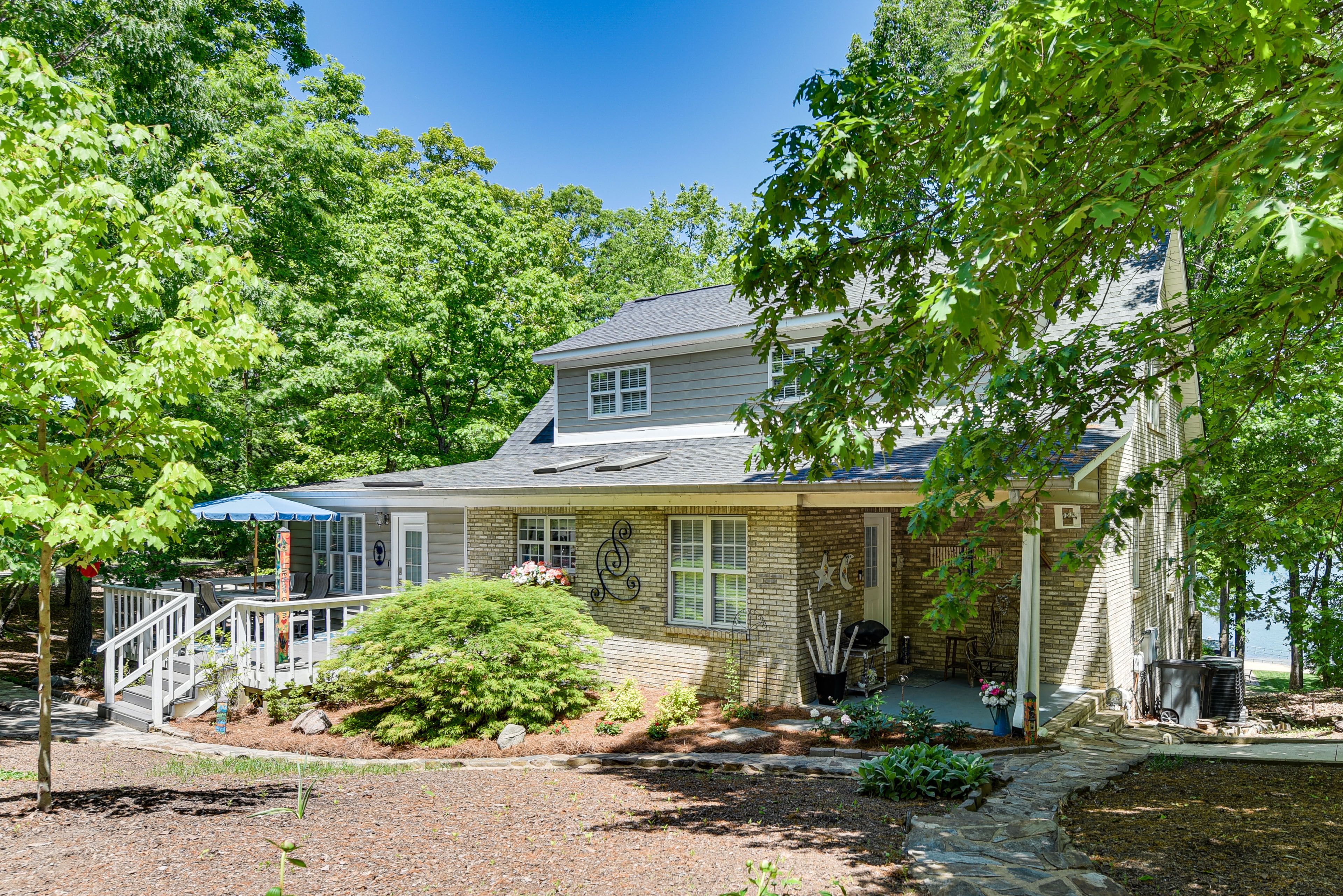 York Vacation Rental | 3BR | 2BA | 2,100 Sq Ft | 2 Stories