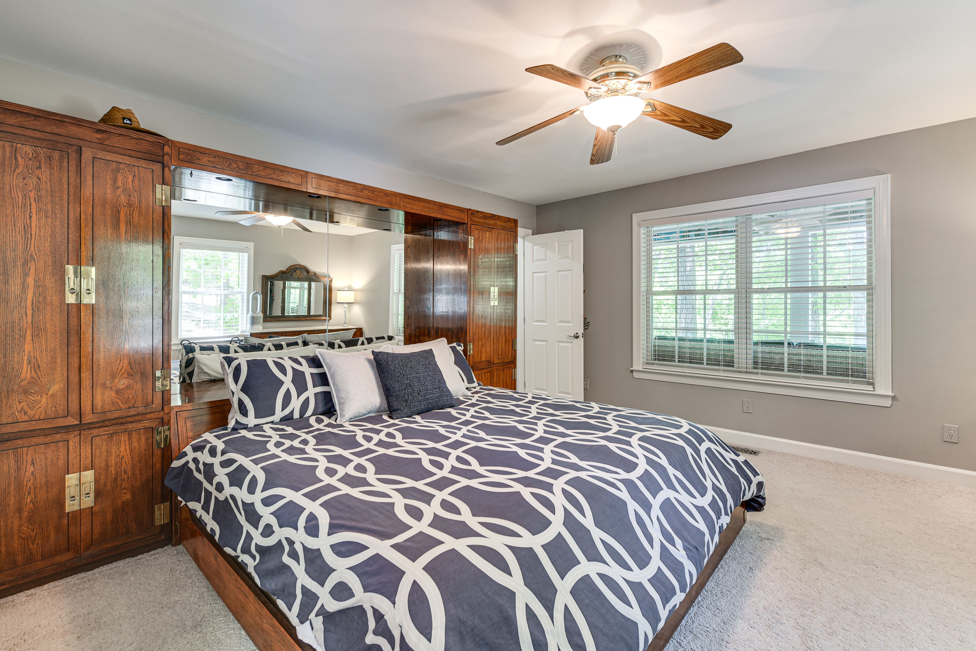Bedroom 1 | King Bed | Linens Provided