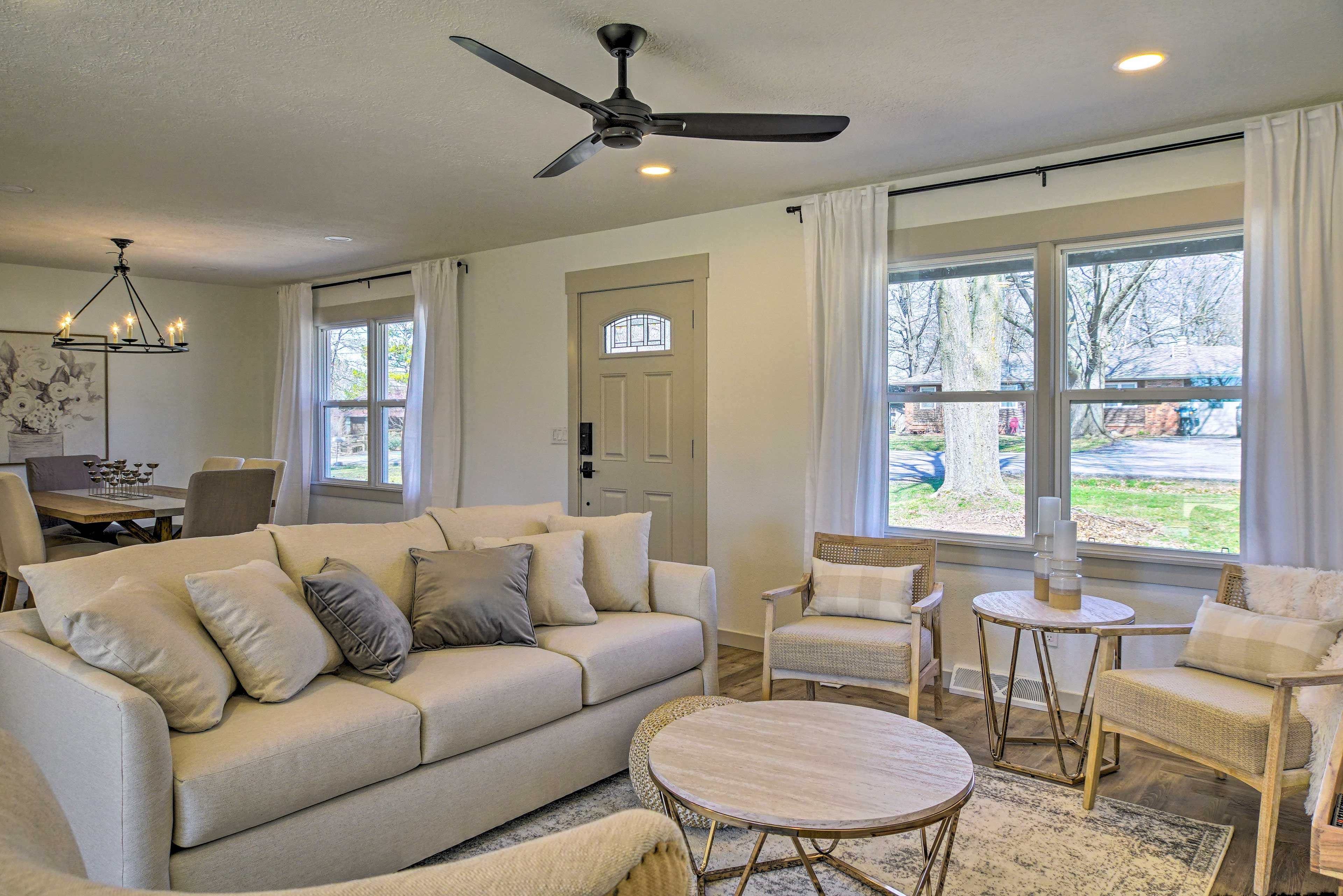 Living Room | Smart TV | Newly Renovated Interior