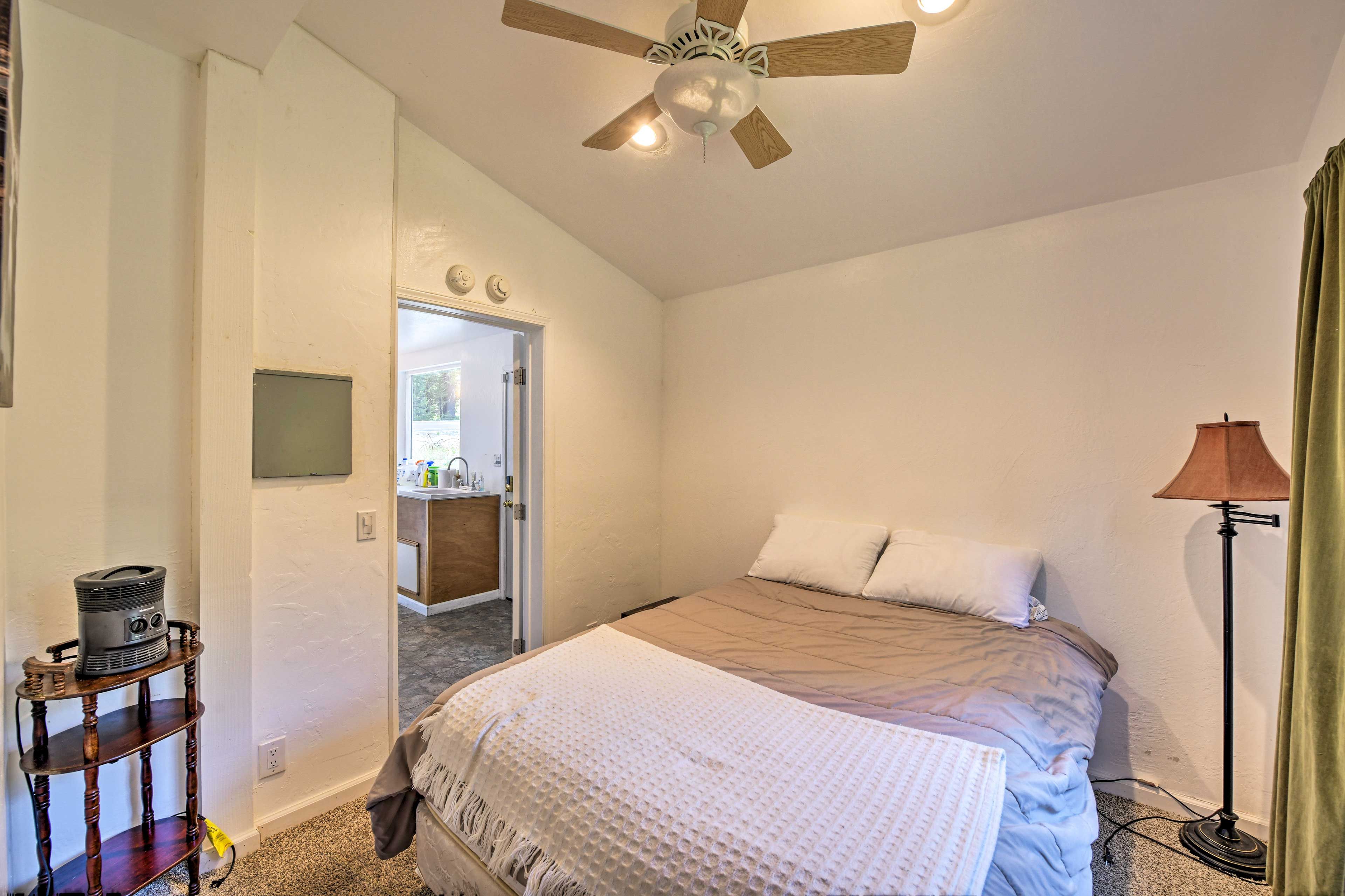 Bedroom 1 | Queen Bed | En-Suite Bathroom